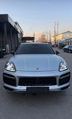 Porsche Cayenne 2021