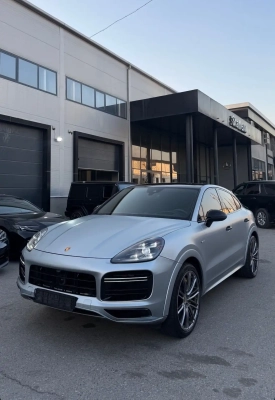 Porsche Cayenne 2021