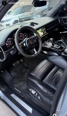 Porsche Cayenne 2021