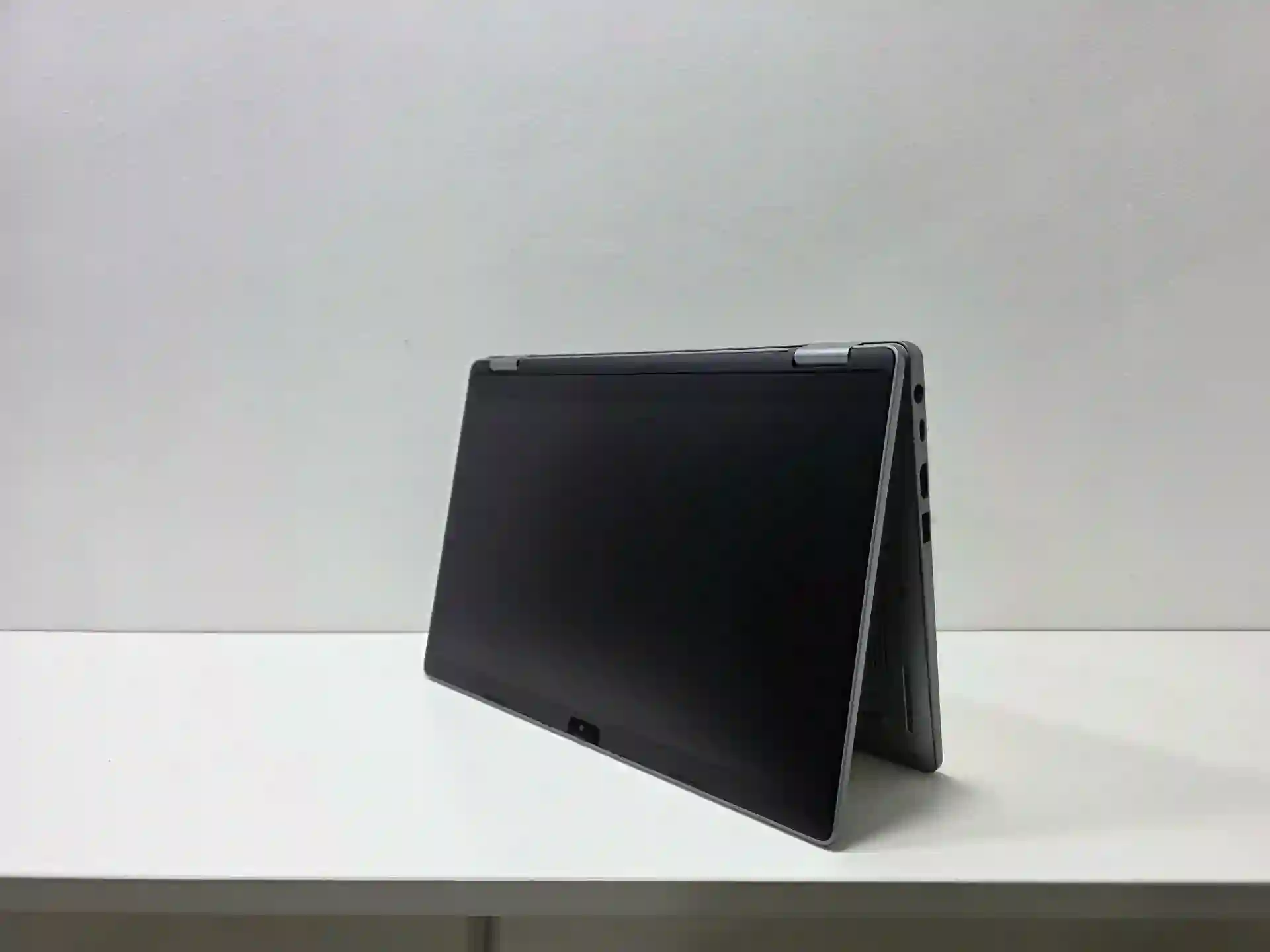 Сенсорный X360 DEL Intel Core i5-10310U / 8GB /256