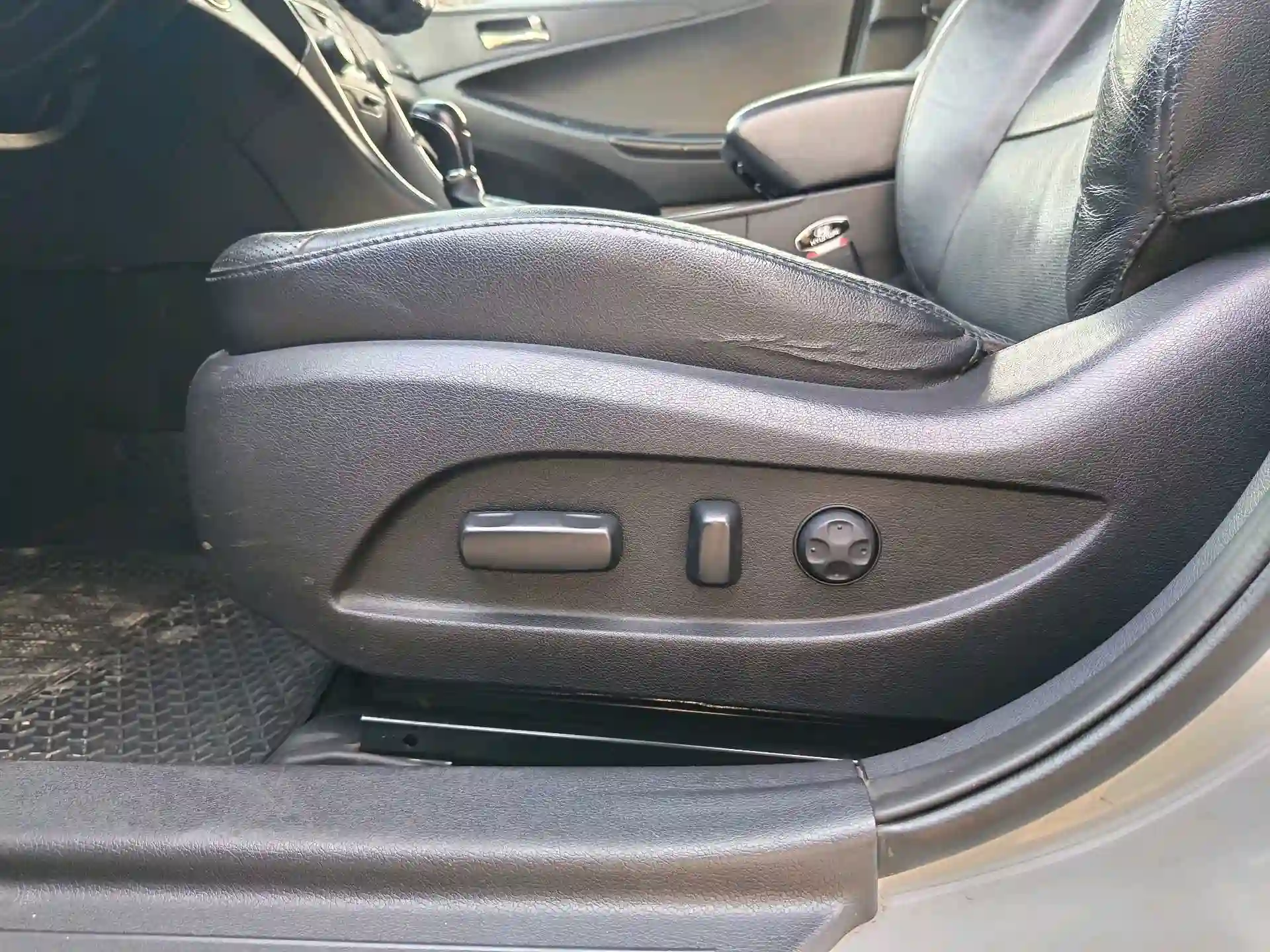 Hyundai Sonata 2014 — миниатюра 7