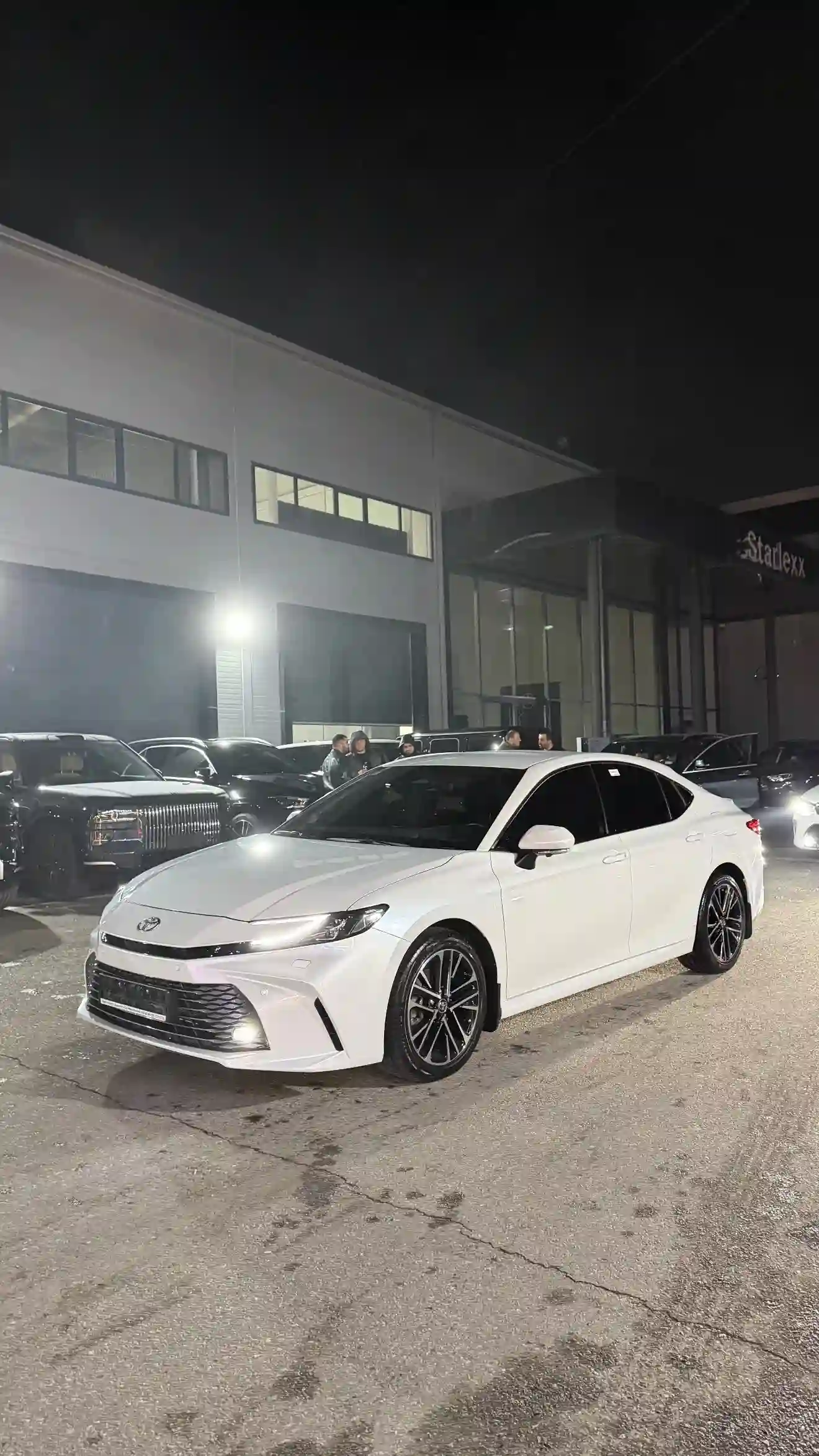 Toyota Camry 2025 — миниатюра 2