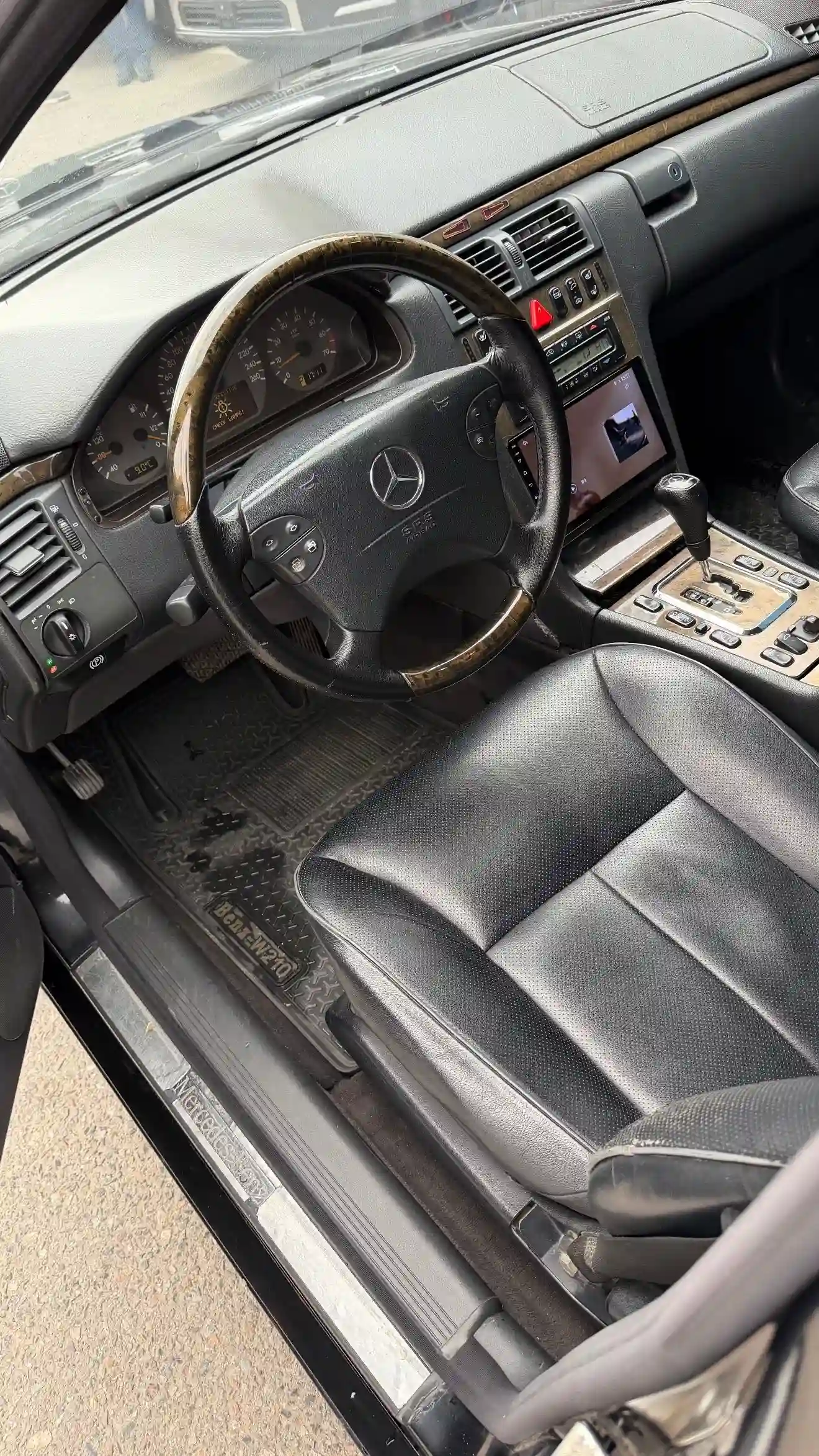 Mercedes-benz E class 2002 — миниатюра 4