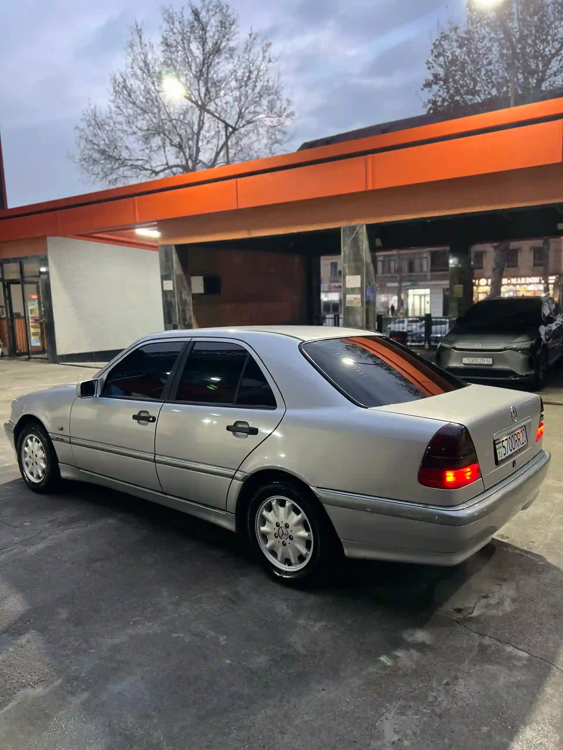 Mercedes-benz C class 2000