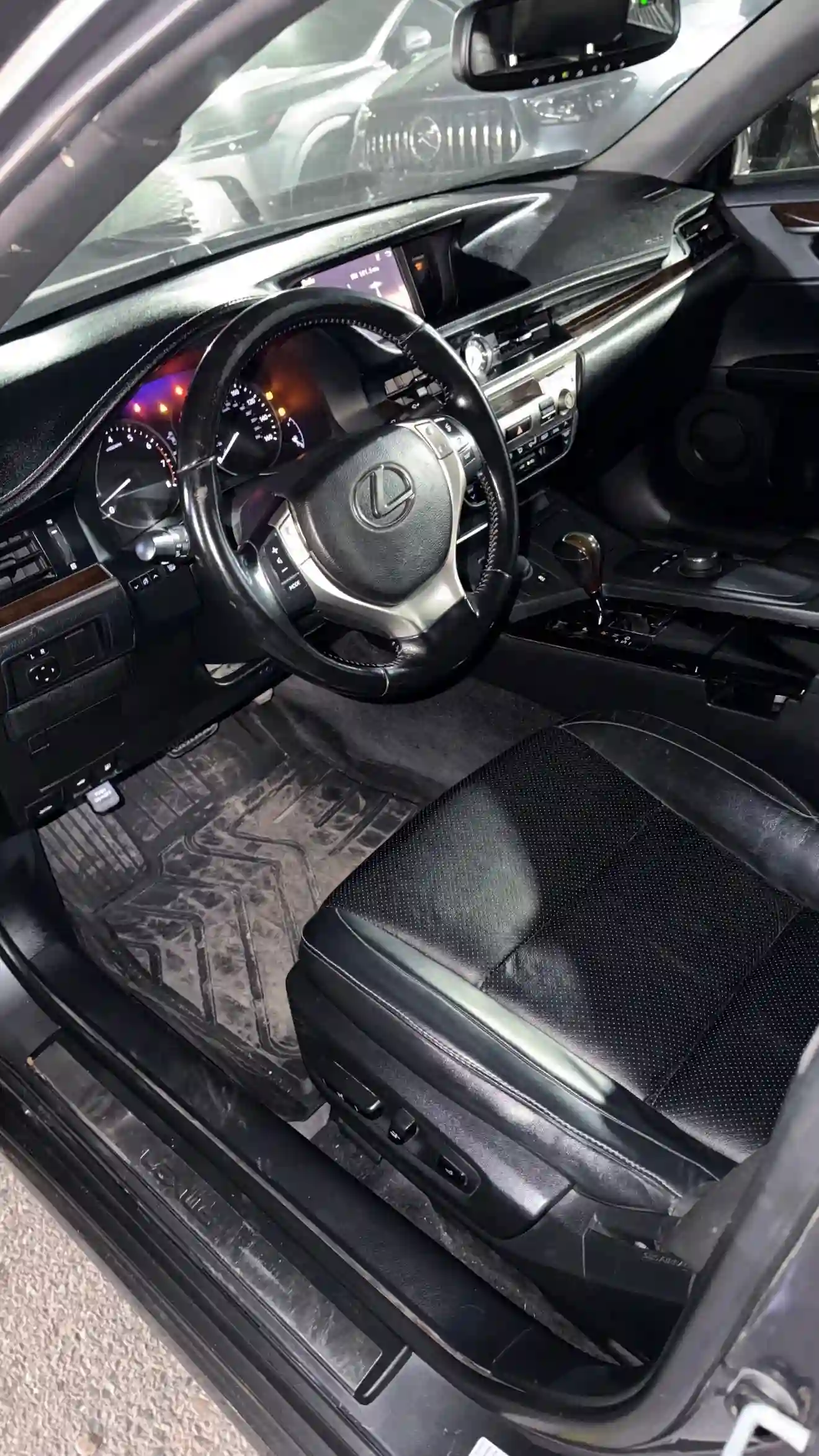 Lexus Es series 2015 — миниатюра 5