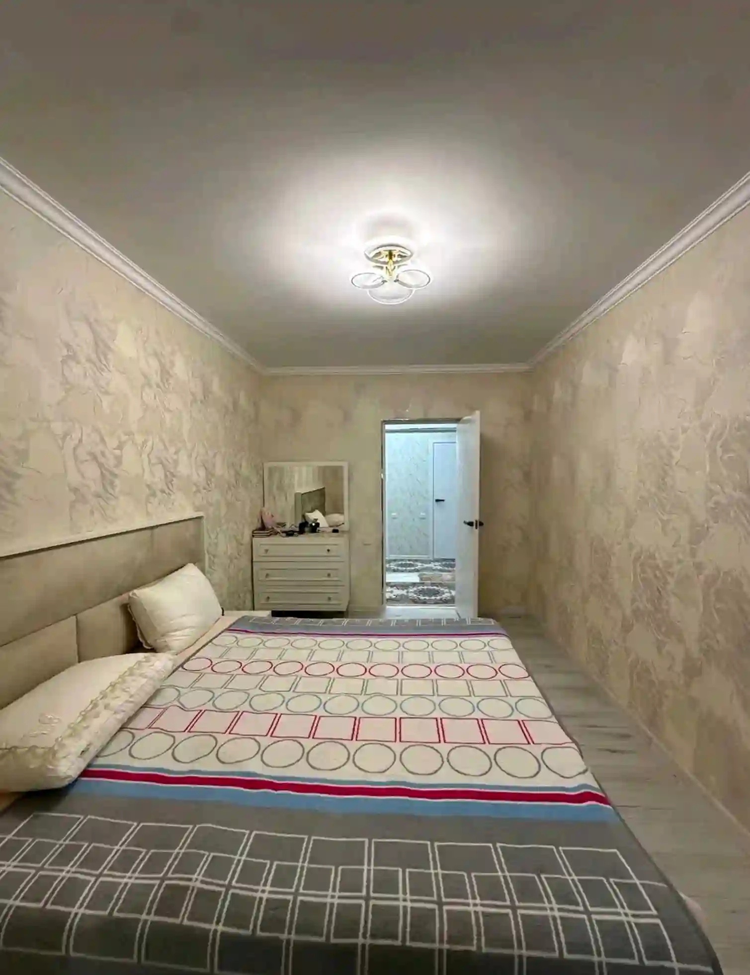 3-к квартира, 8 этаж, 66 м², И.Сомони