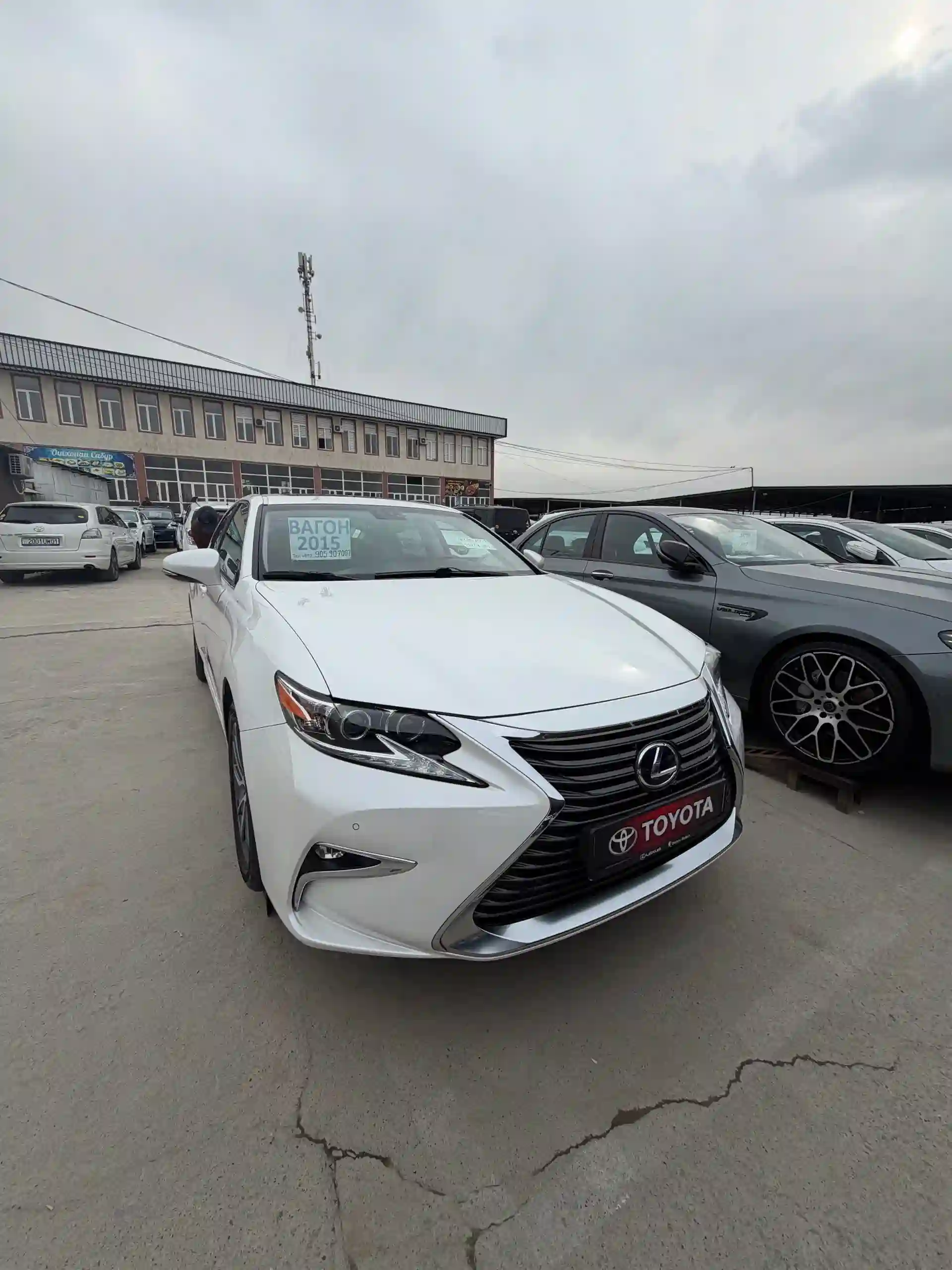 Lexus Es series 2015