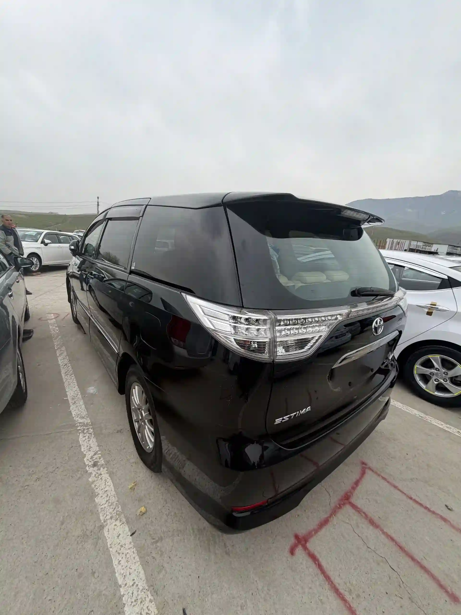 Toyota Estima 2014