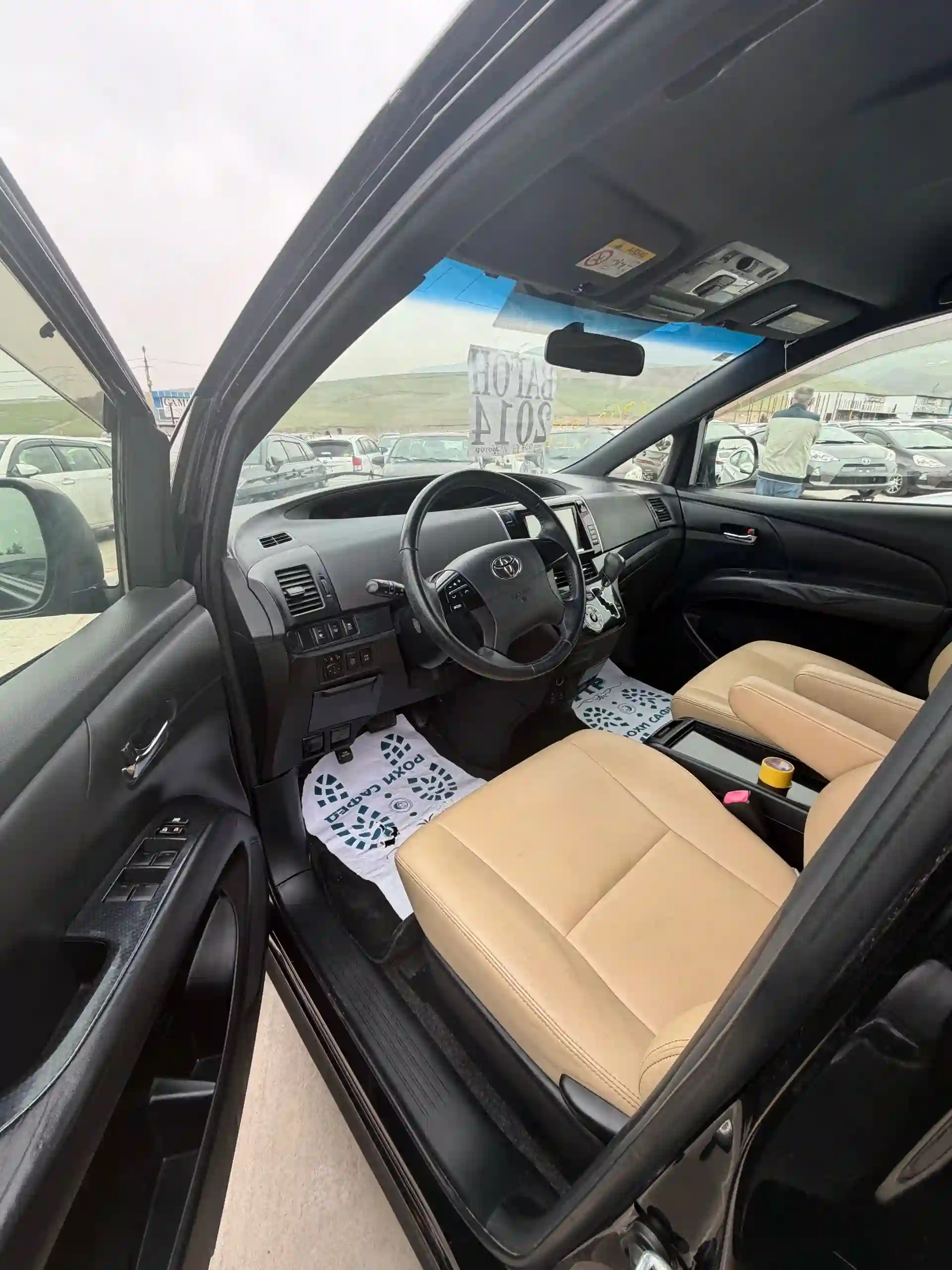 Toyota Estima 2014