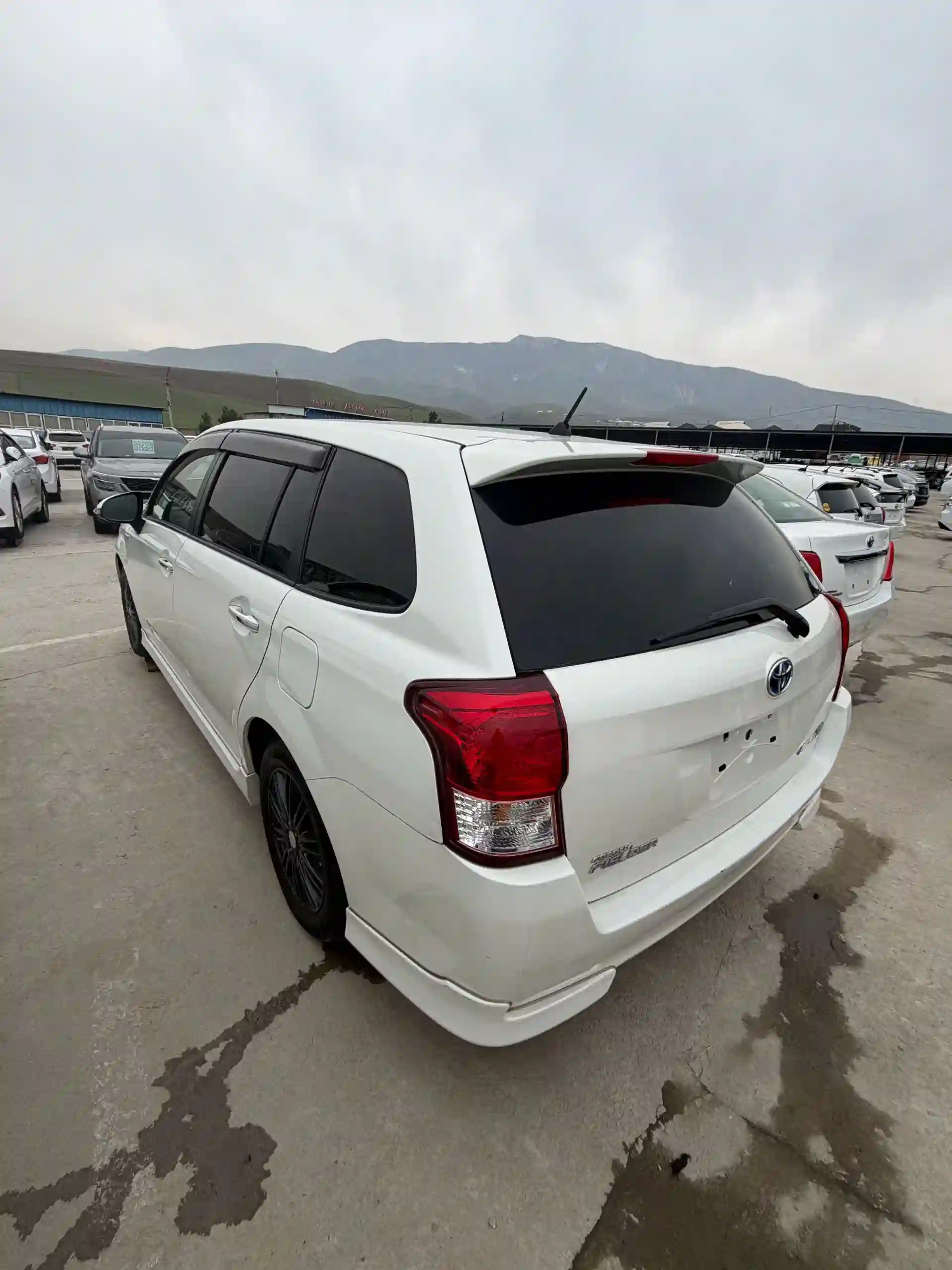 Toyota Fielder 2015