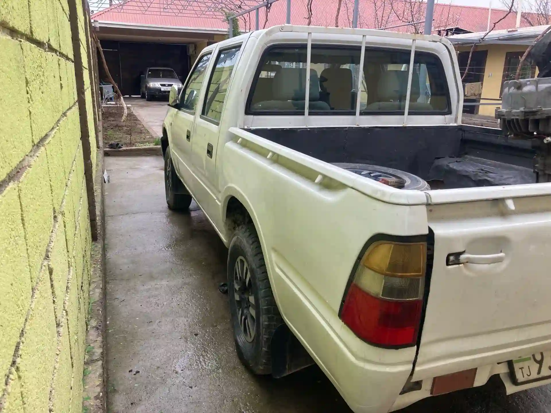 Isuzu D-max 2013 — миниатюра 2
