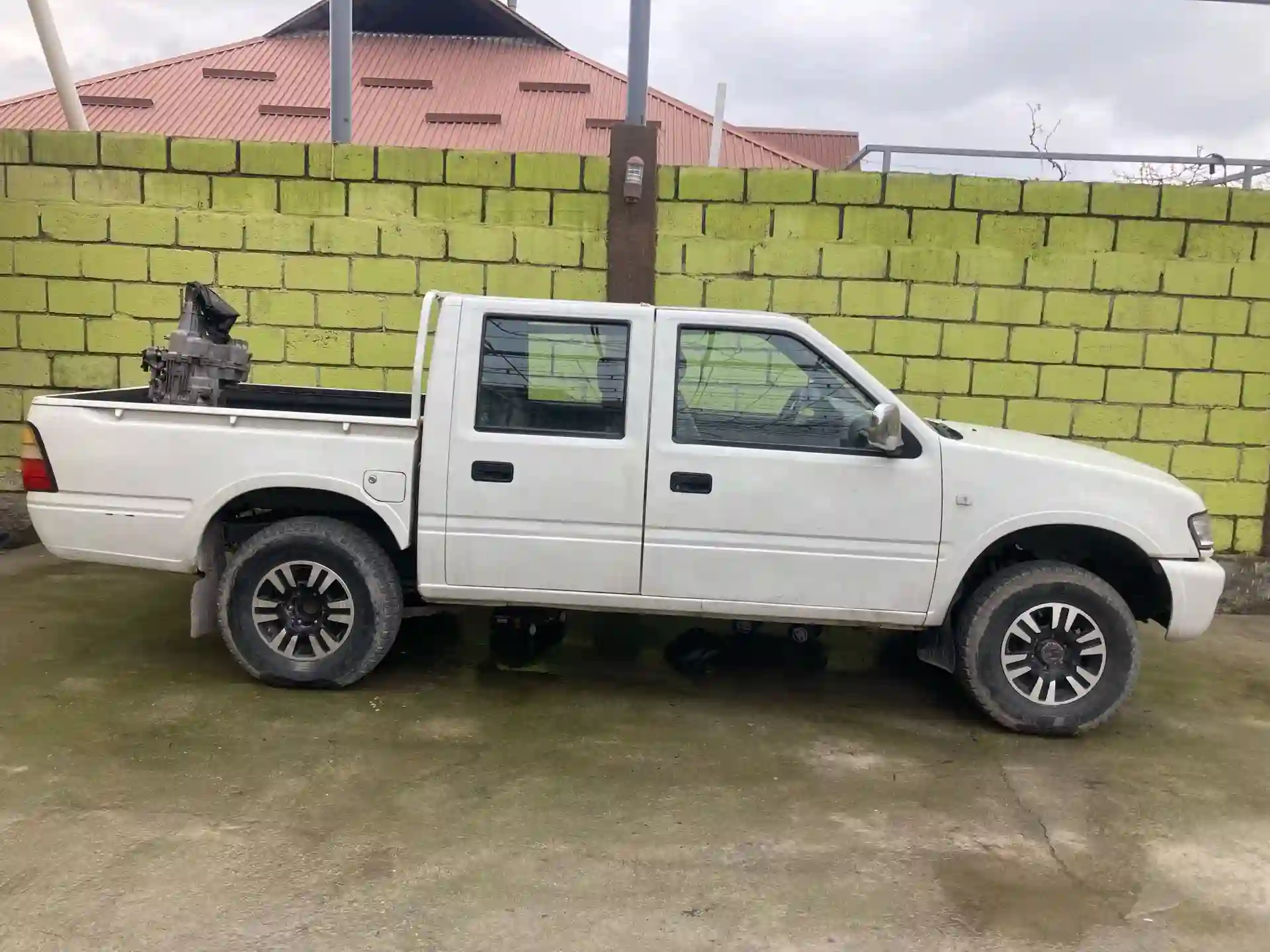 Isuzu D-max 2013 — миниатюра 3