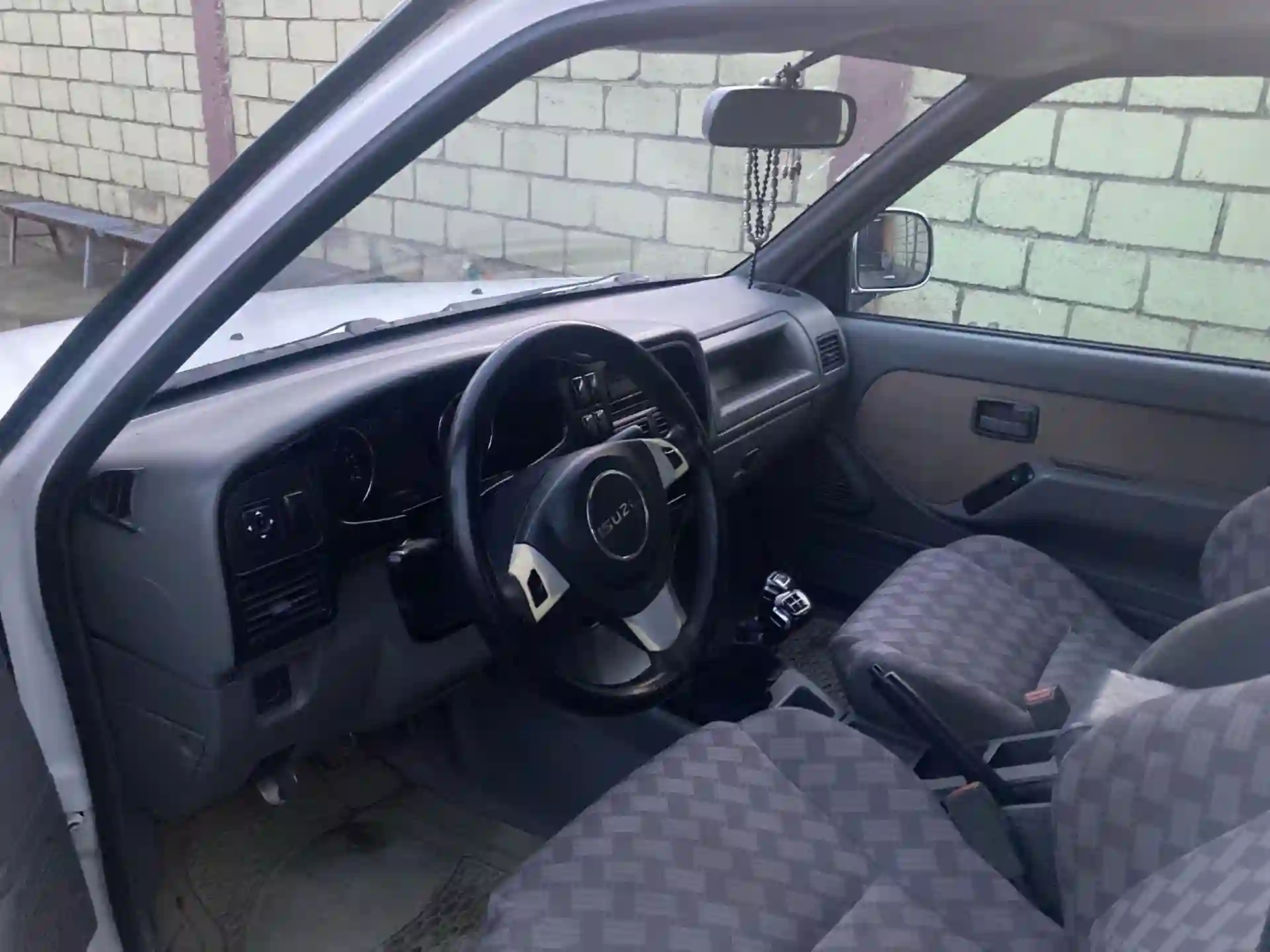 Isuzu D-max 2013 — миниатюра 4