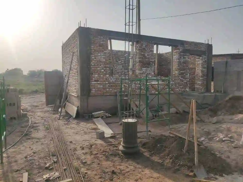 Бригада строителей