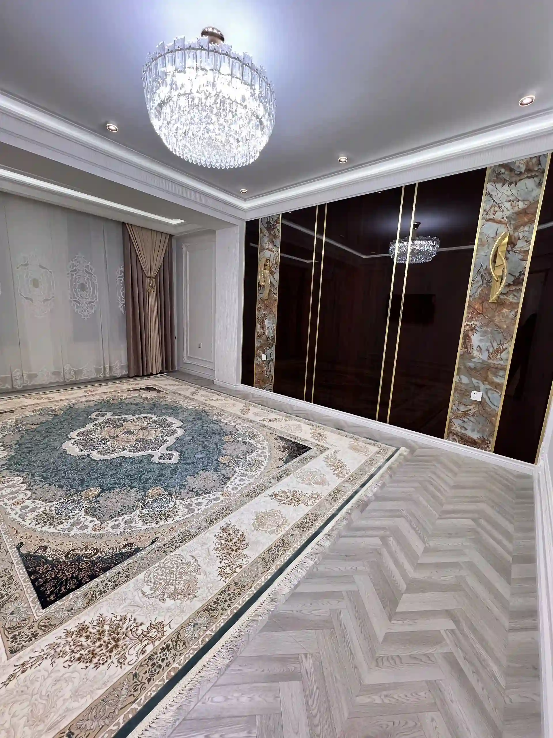 4-к квартира, 15 этаж, 107 м², Шохмансур