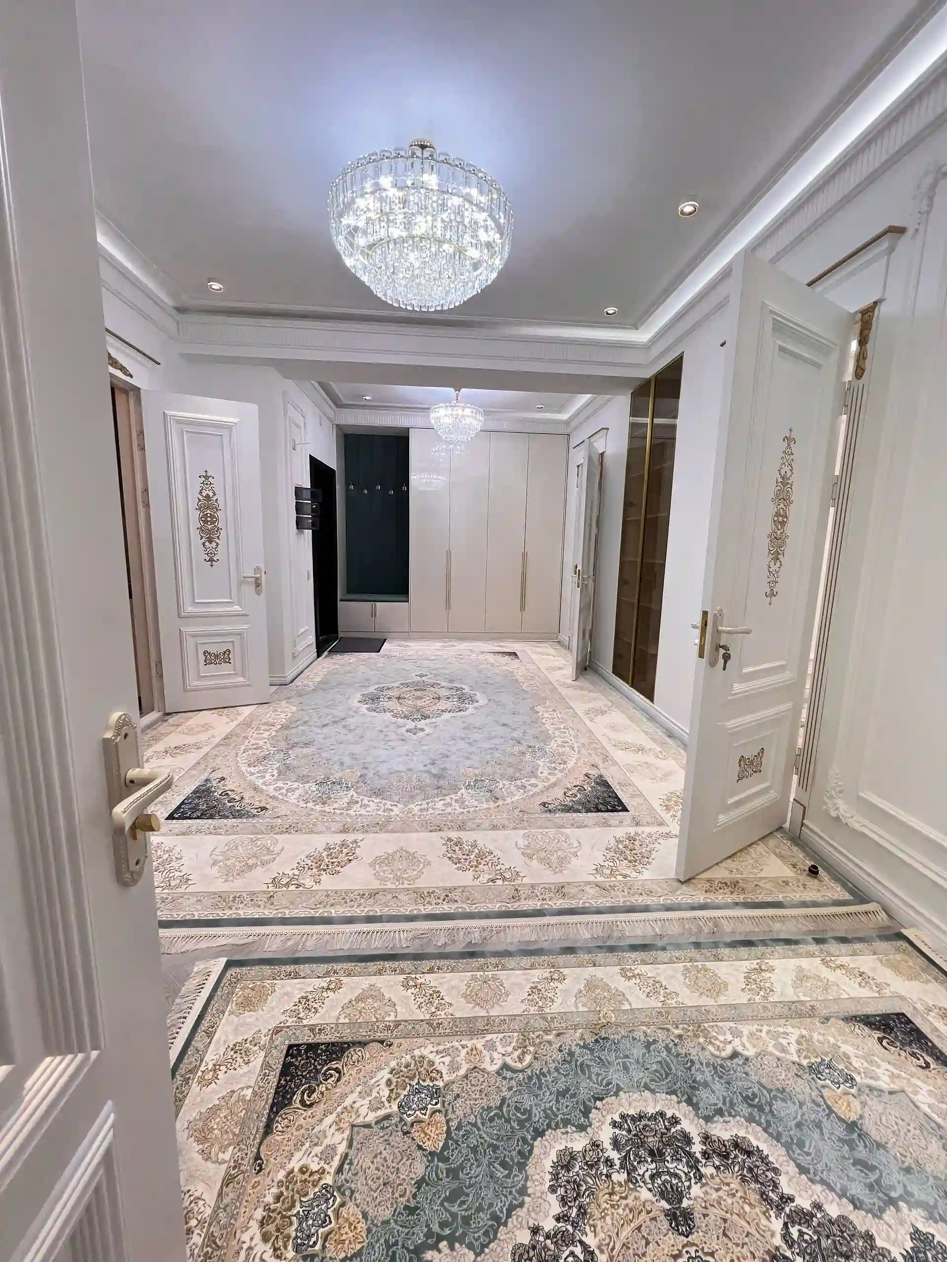 4-к квартира, 15 этаж, 107 м², Шохмансур