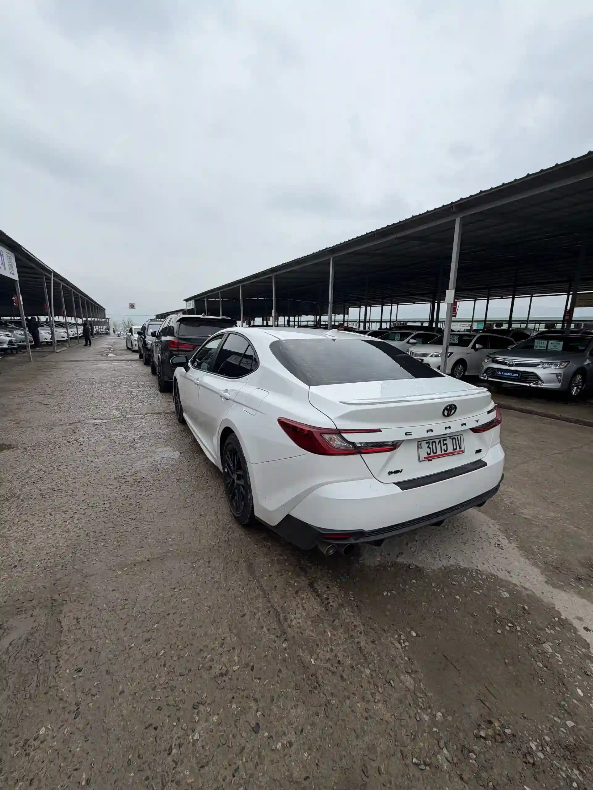 Toyota Camry 2025 — миниатюра 3
