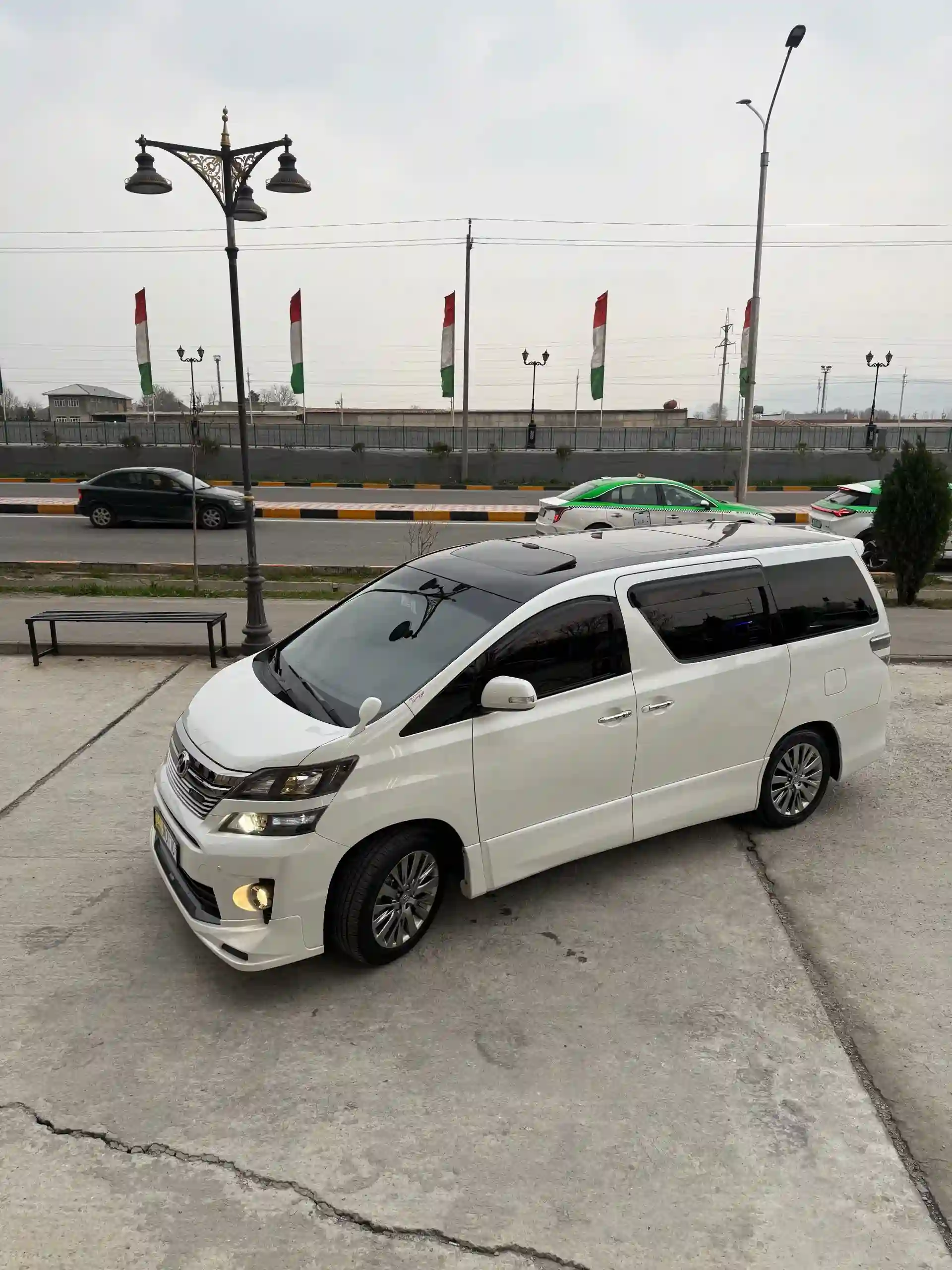Toyota Vellfire 2014 — миниатюра 2