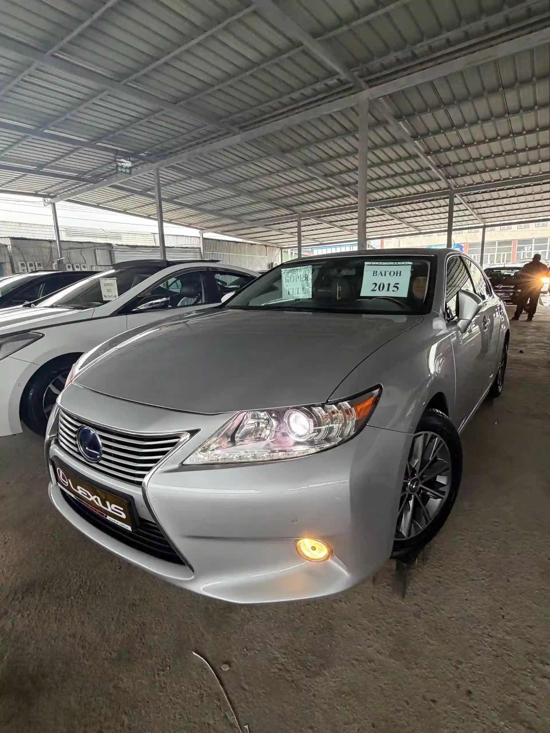Lexus Es series 2015