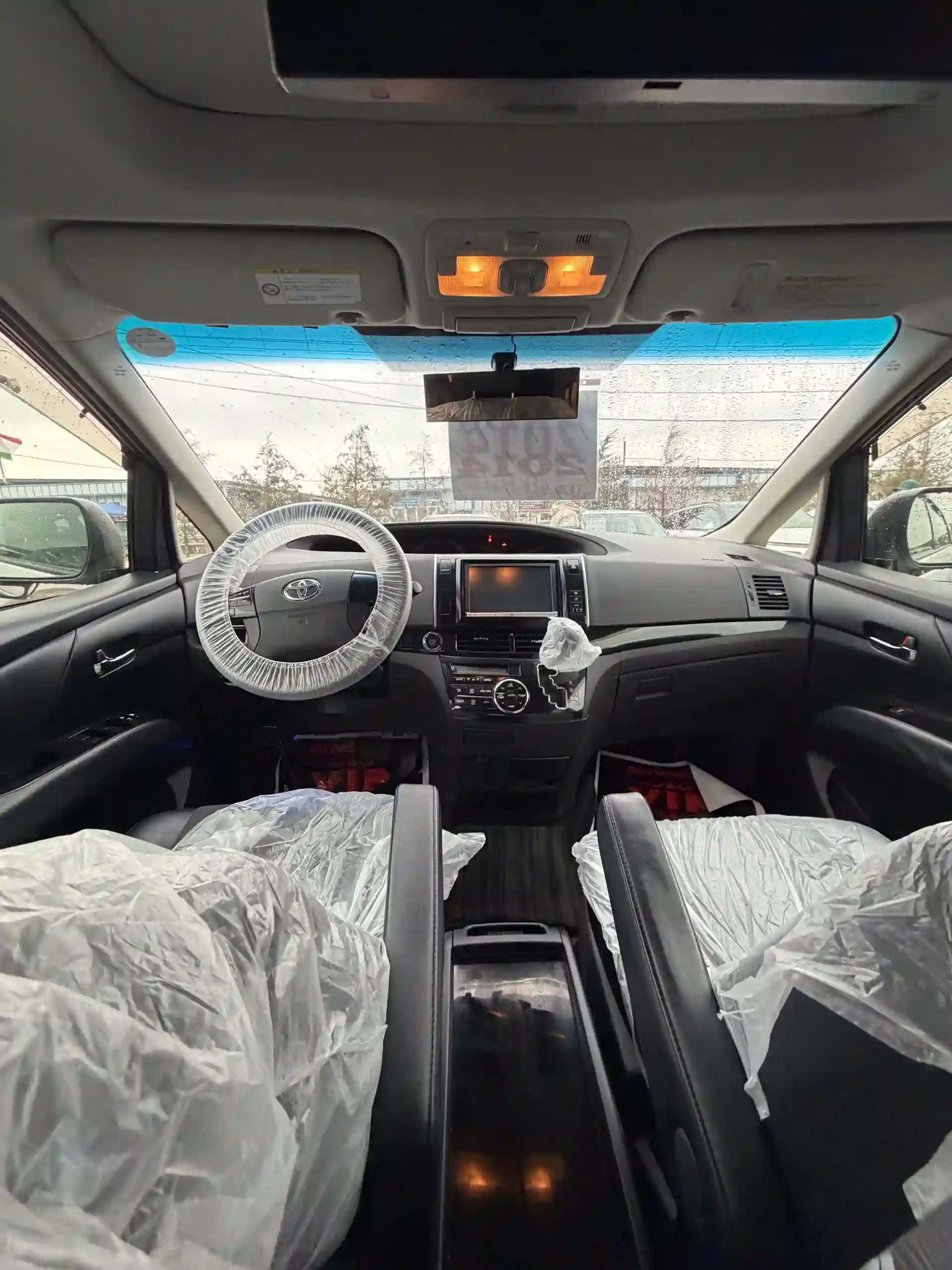Toyota Estima 2014