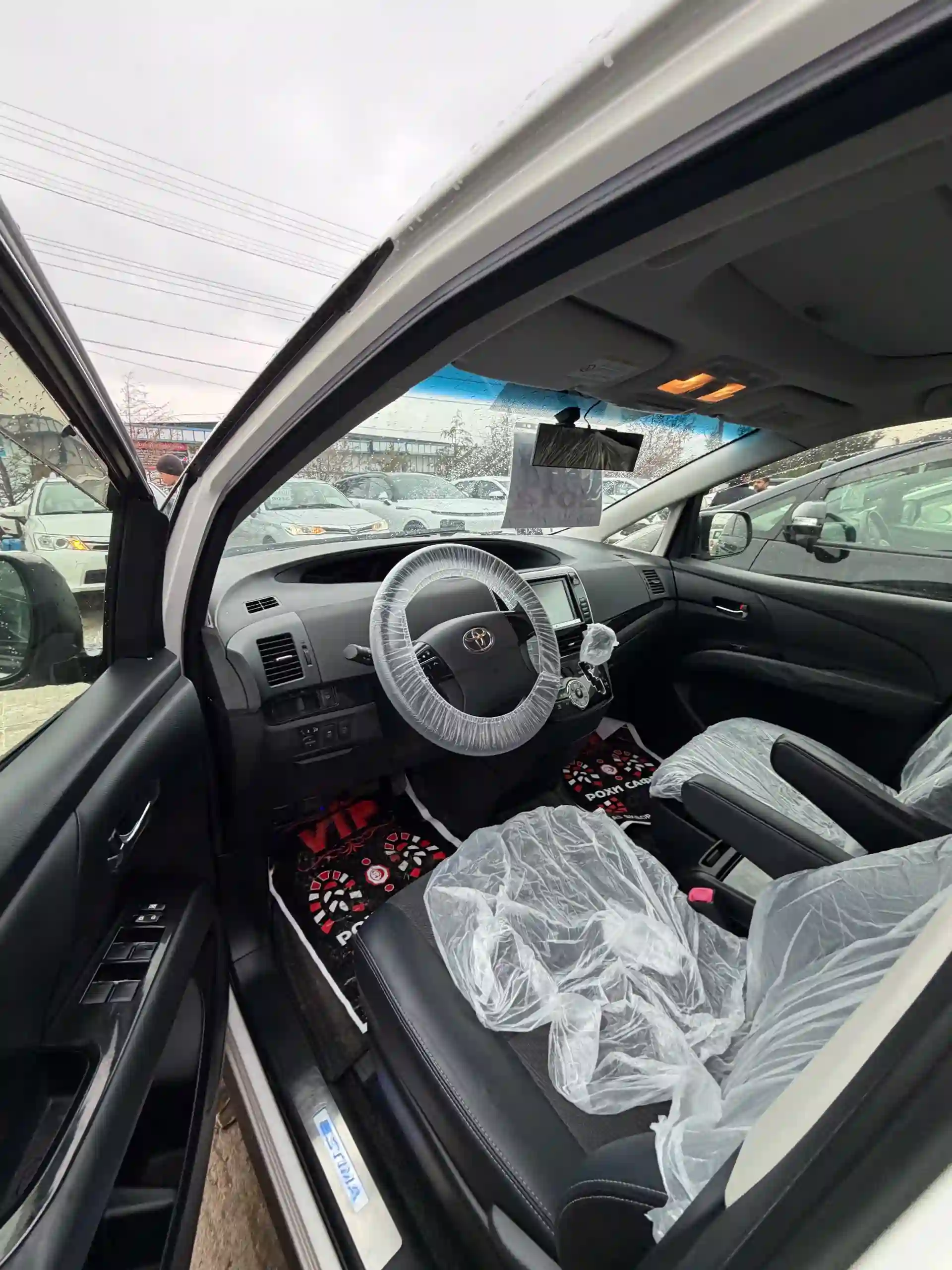 Toyota Estima 2014