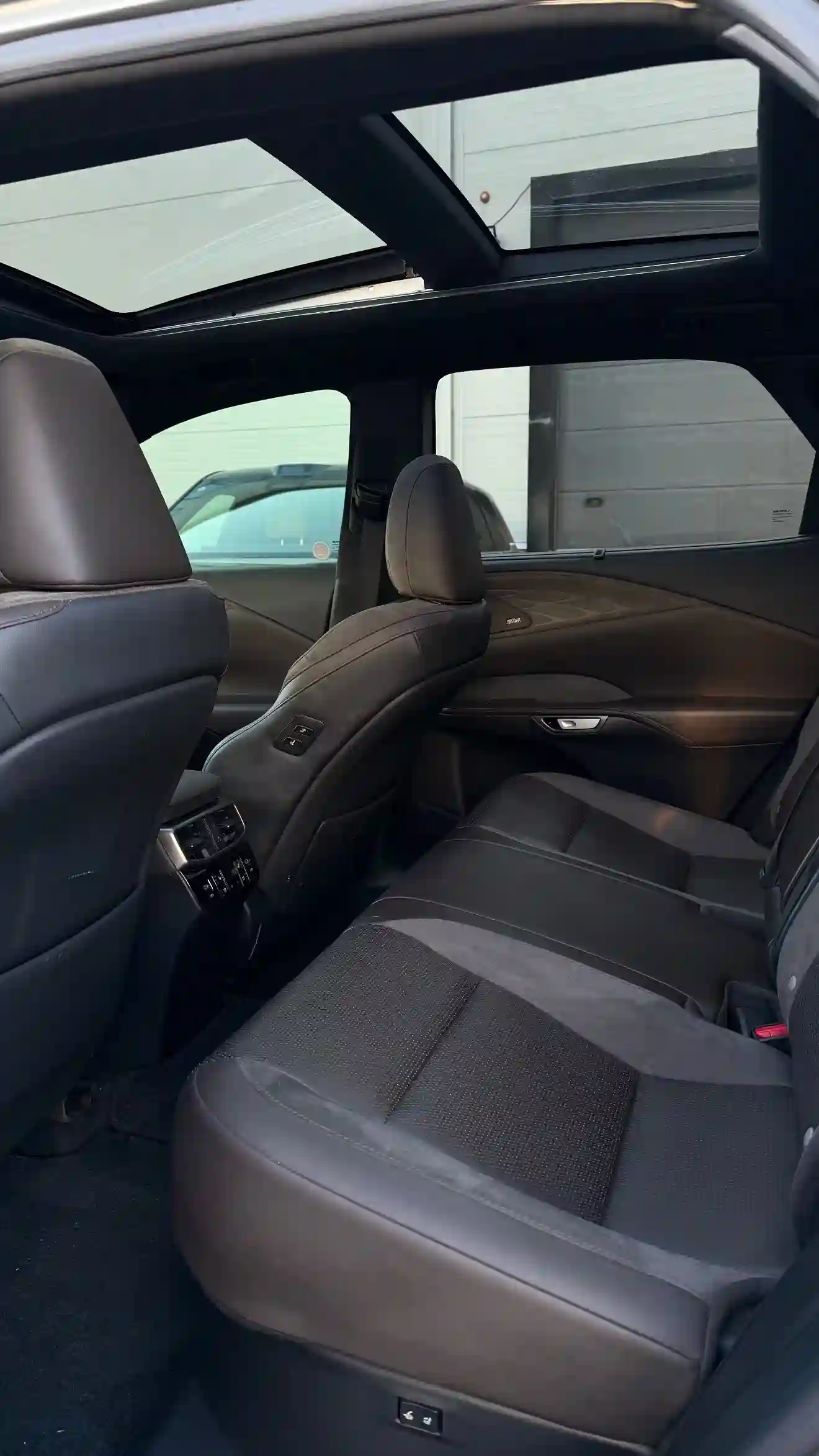 Lexus Rx series 2023 — миниатюра 4