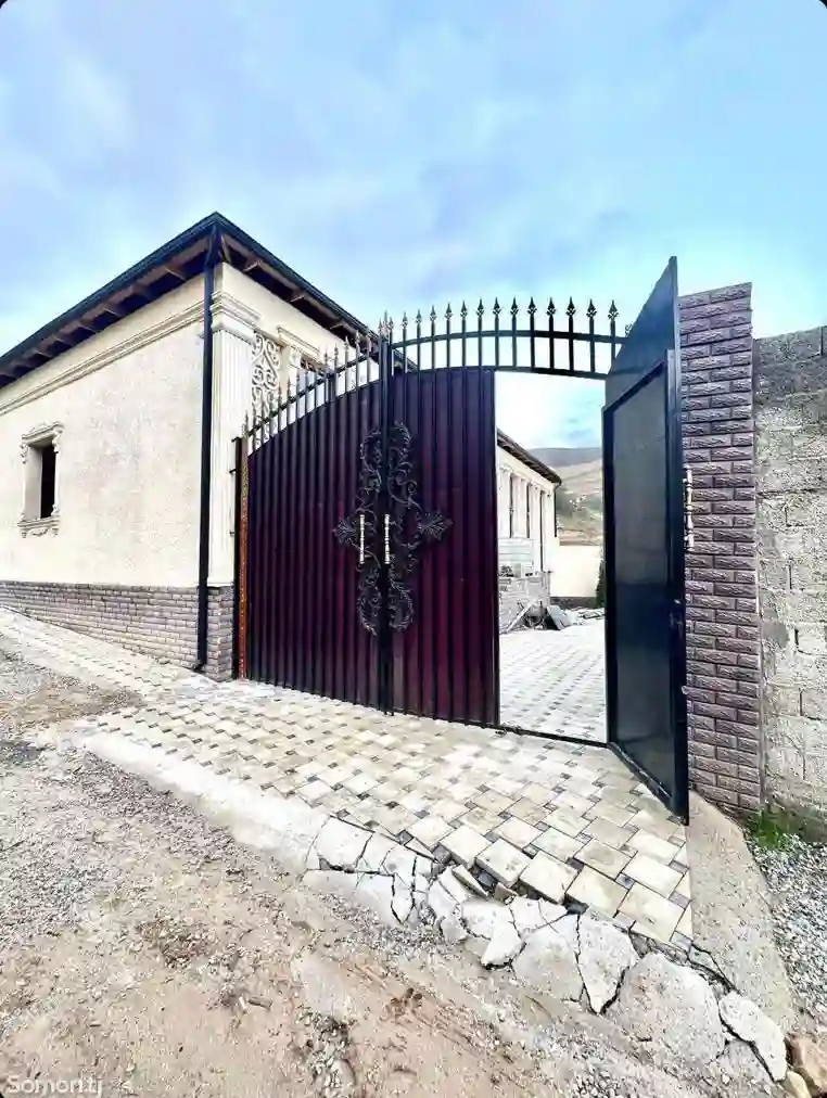1 этажный, 4-комн. дом, 200 м², 3 соток, Зарафшон