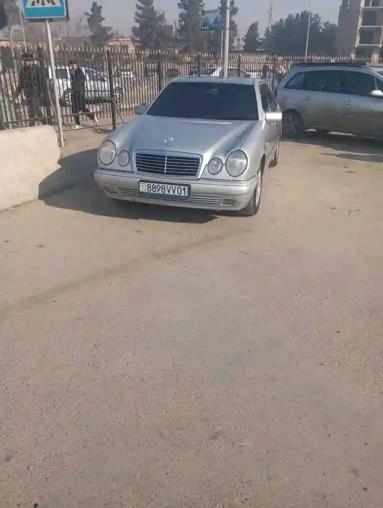 Mercedes-benz E class 1997 — миниатюра 2