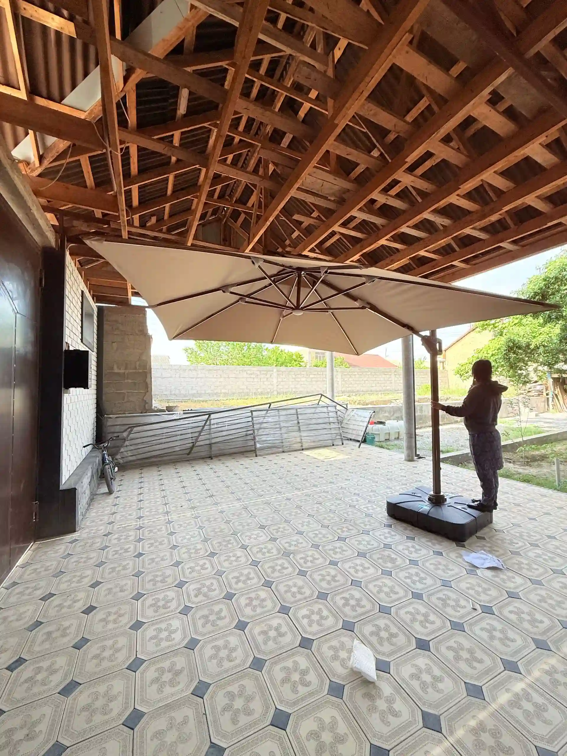 зонт на солнечной батареи 