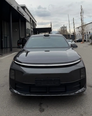 Li Auto (LiXiang) L6 2025