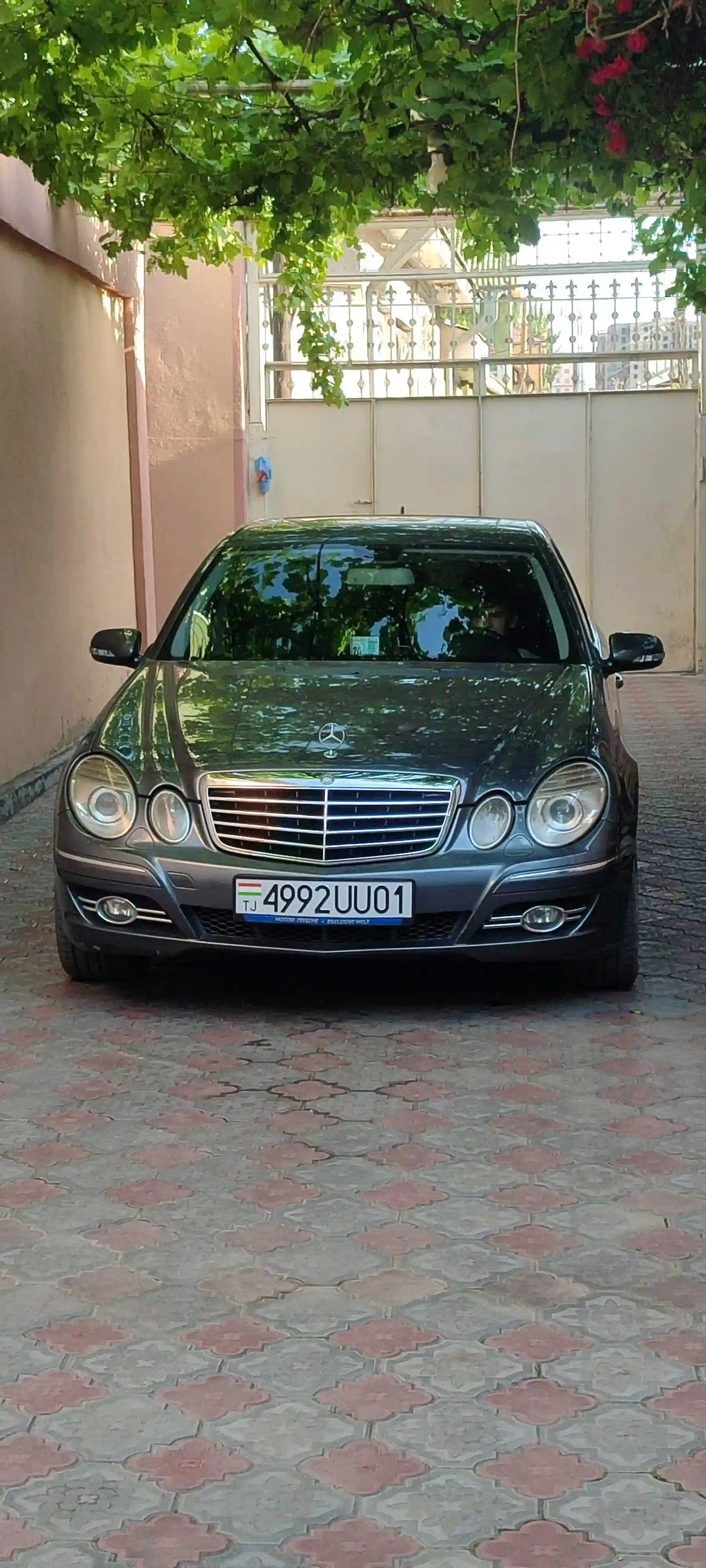 Mercedes-benz E class 2008