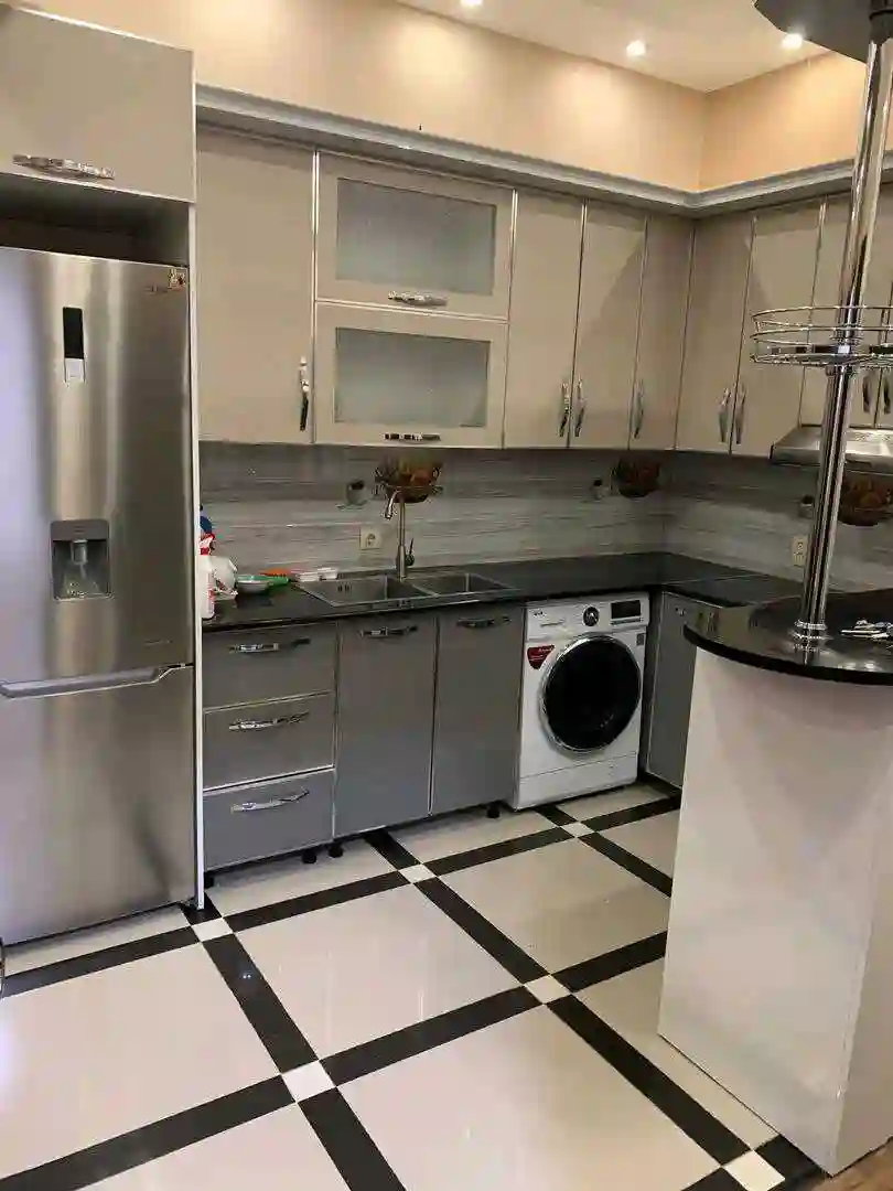 3-к квартира, 8 этаж, 76 м², сино