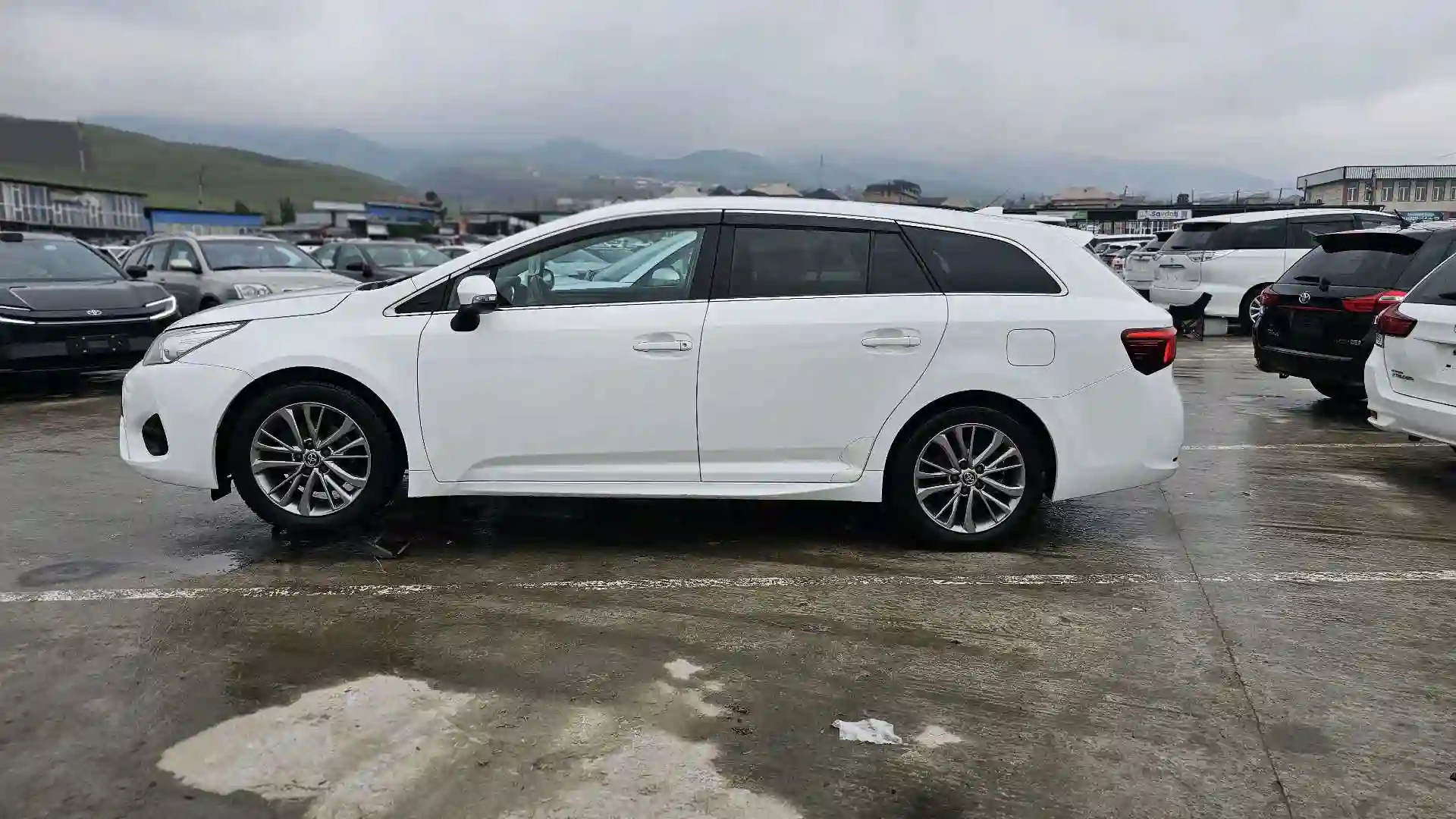 Toyota Avensis 2016