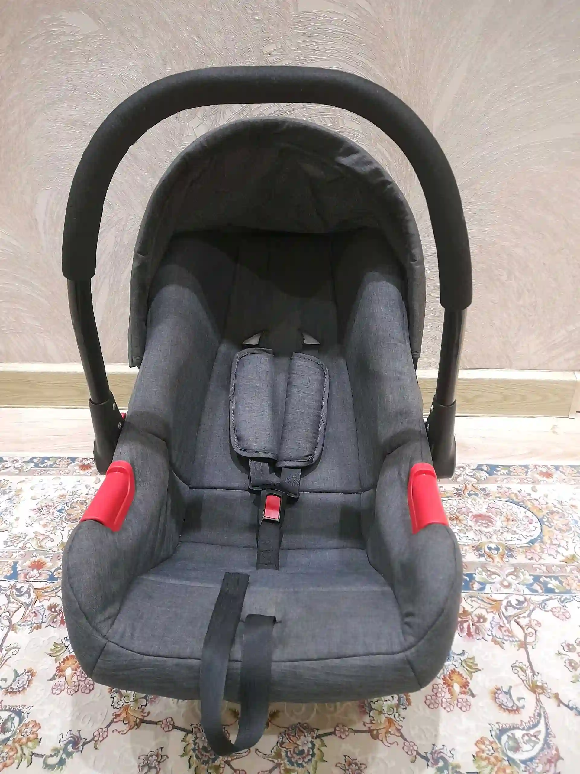 Детские автокресло и кенгуру