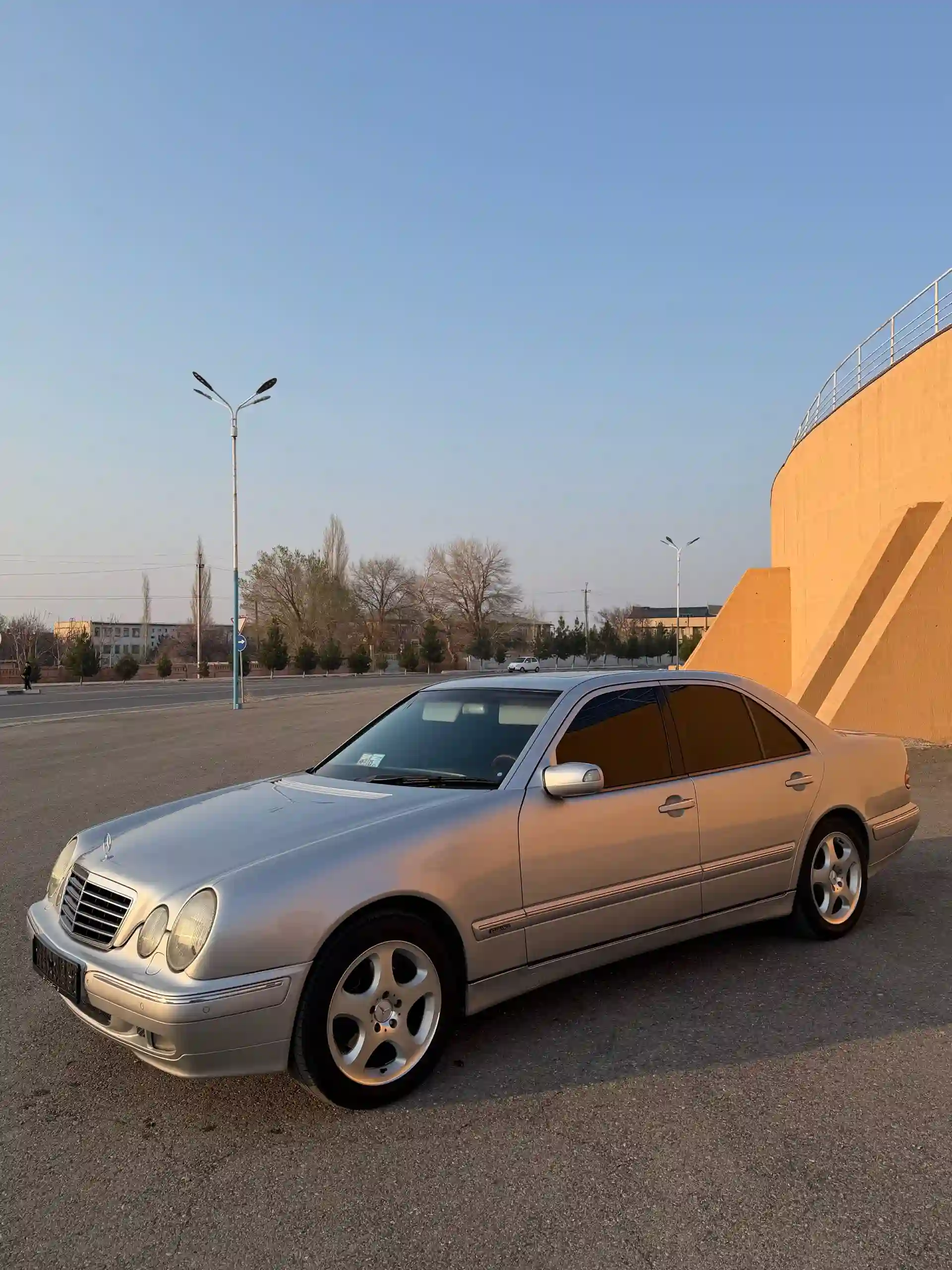 Mercedes-benz E class 2000