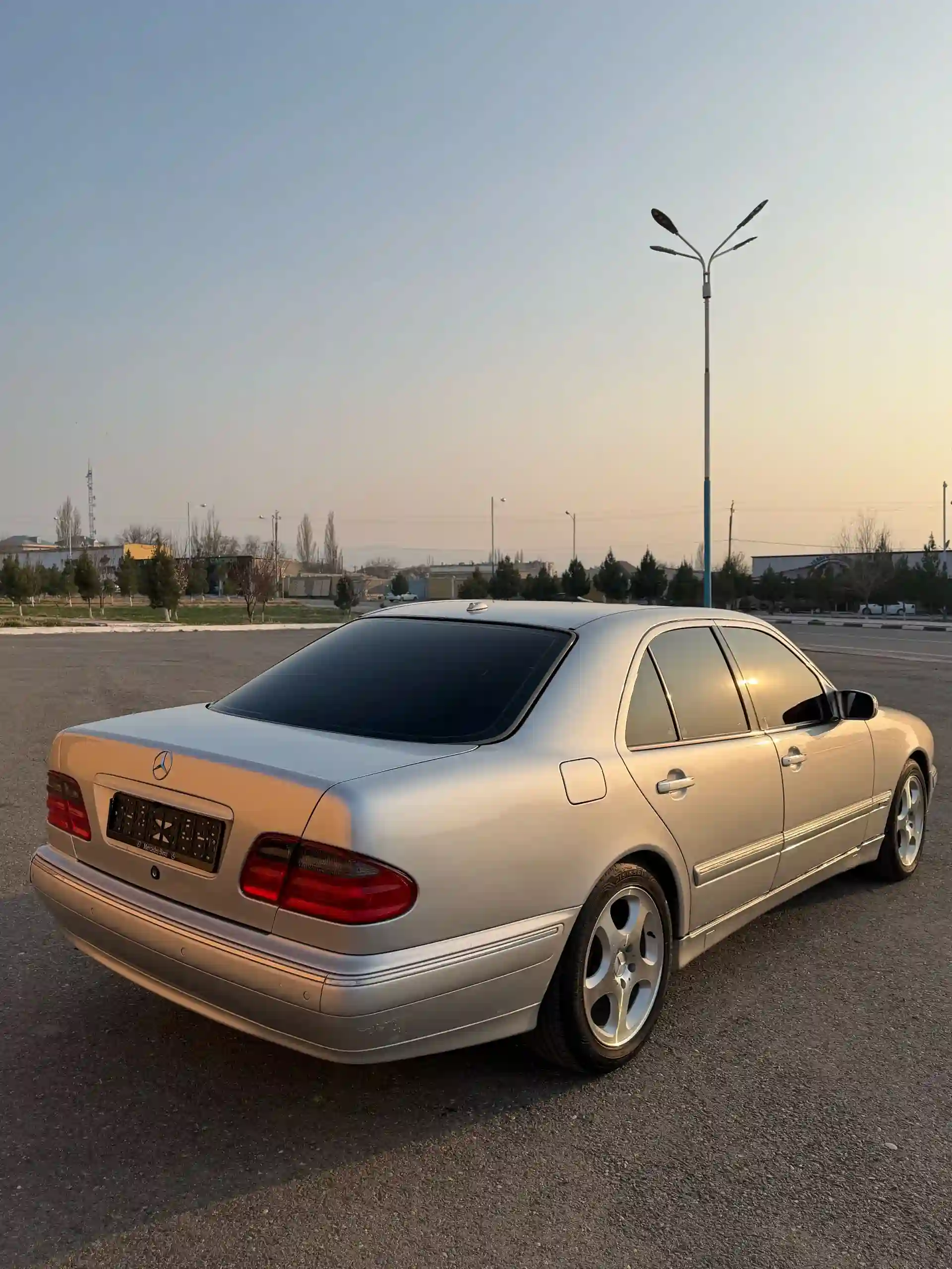 Mercedes-benz E class 2000