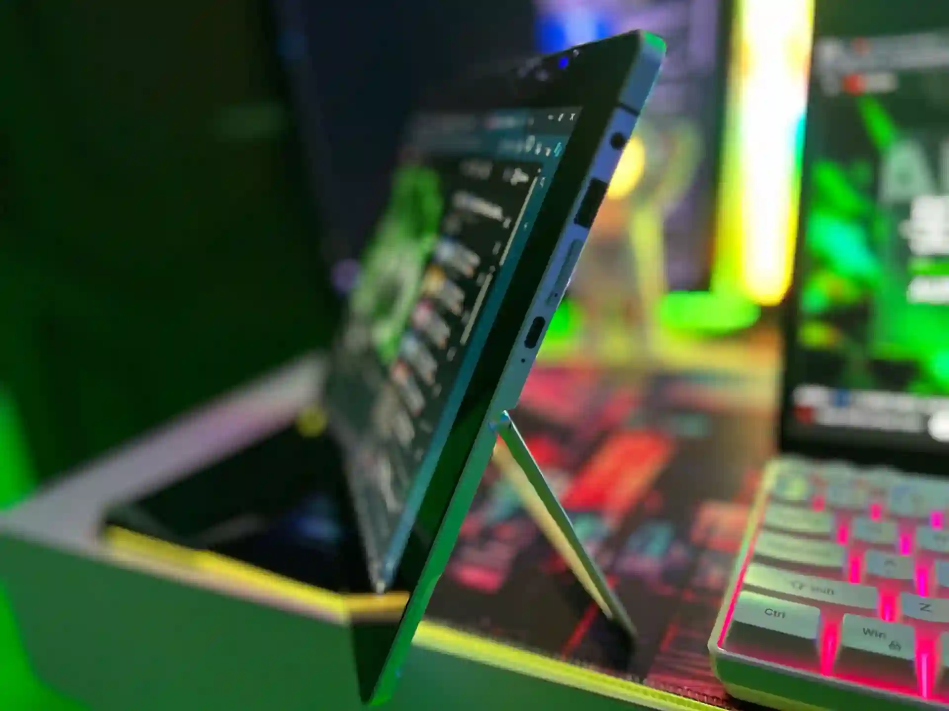 ноутбук HP core m5 ozu8 ssd256