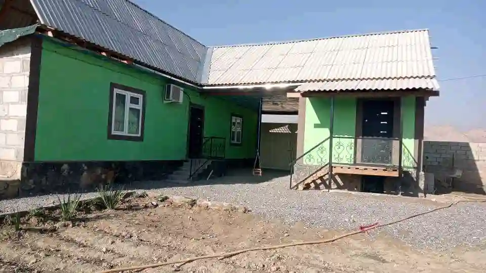 1 этажный, 3-комн. дом, 200 м², 9 соток, уяли