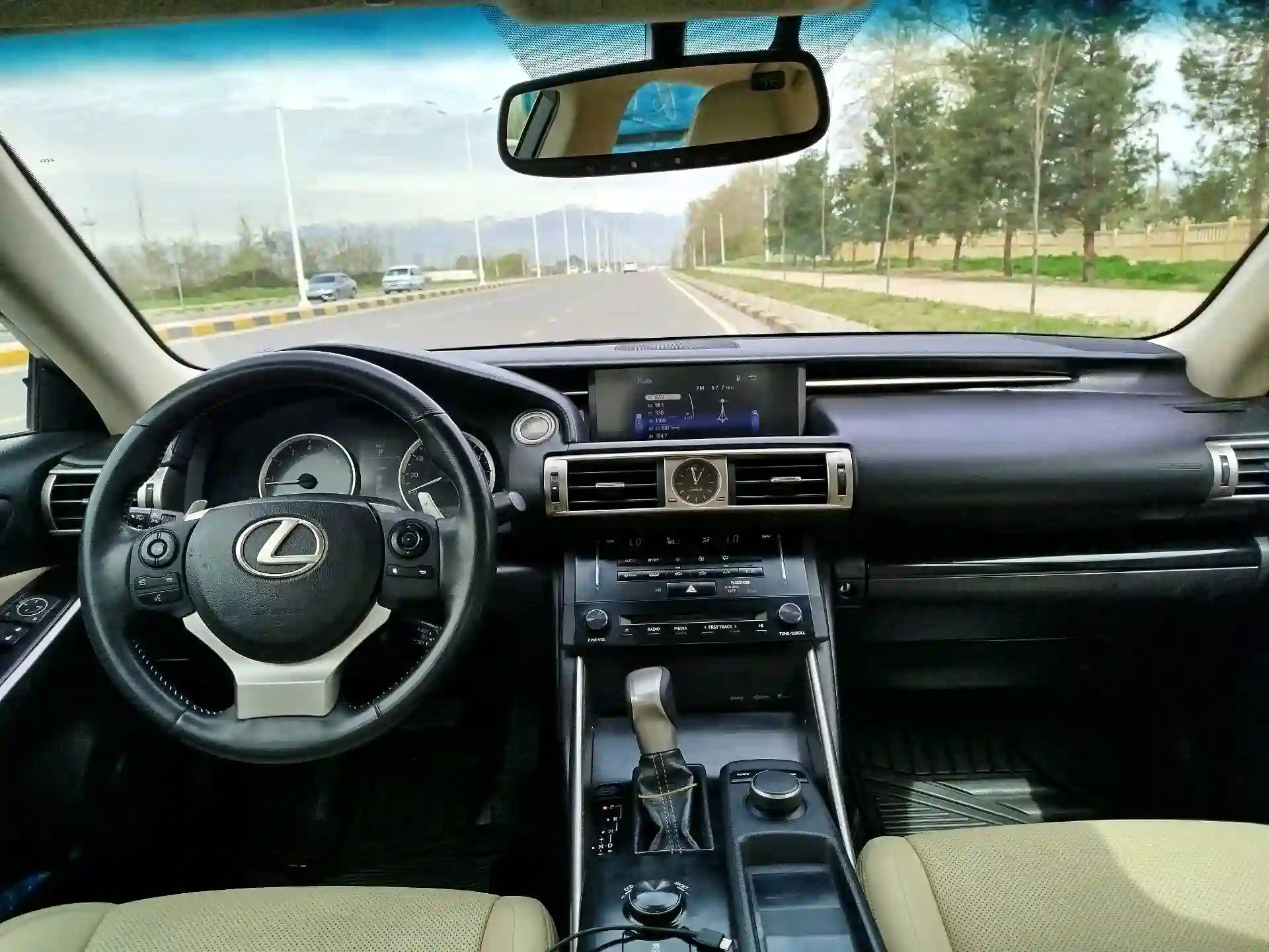Lexus Is series 2015 — миниатюра 5