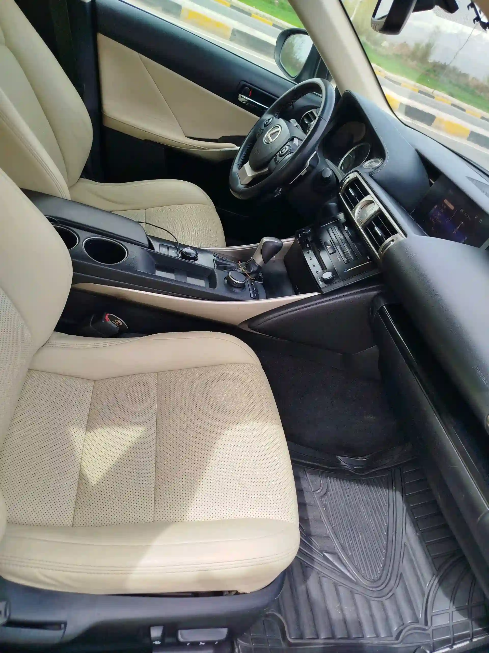 Lexus Is series 2015 — миниатюра 6