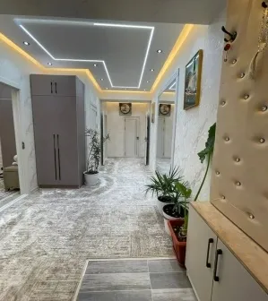 2-комн. квартира, Цокольный этаж, 70м², 19 Мкр