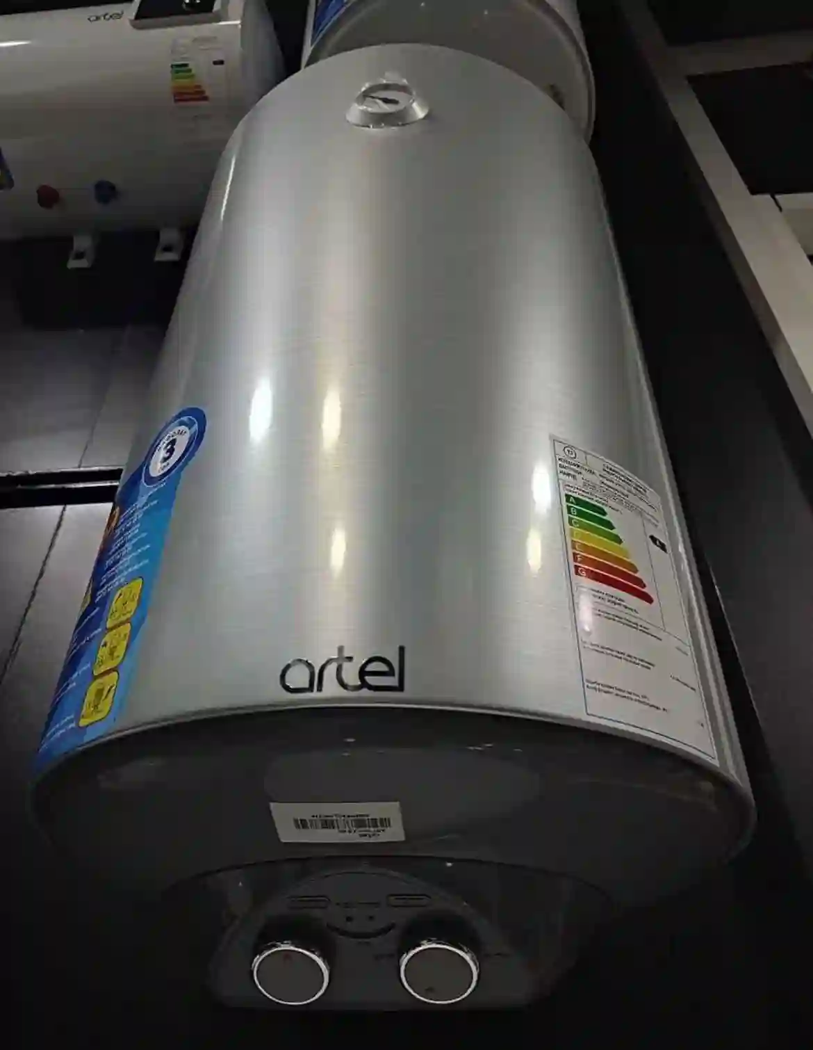 Водонагревател Artel 80 л