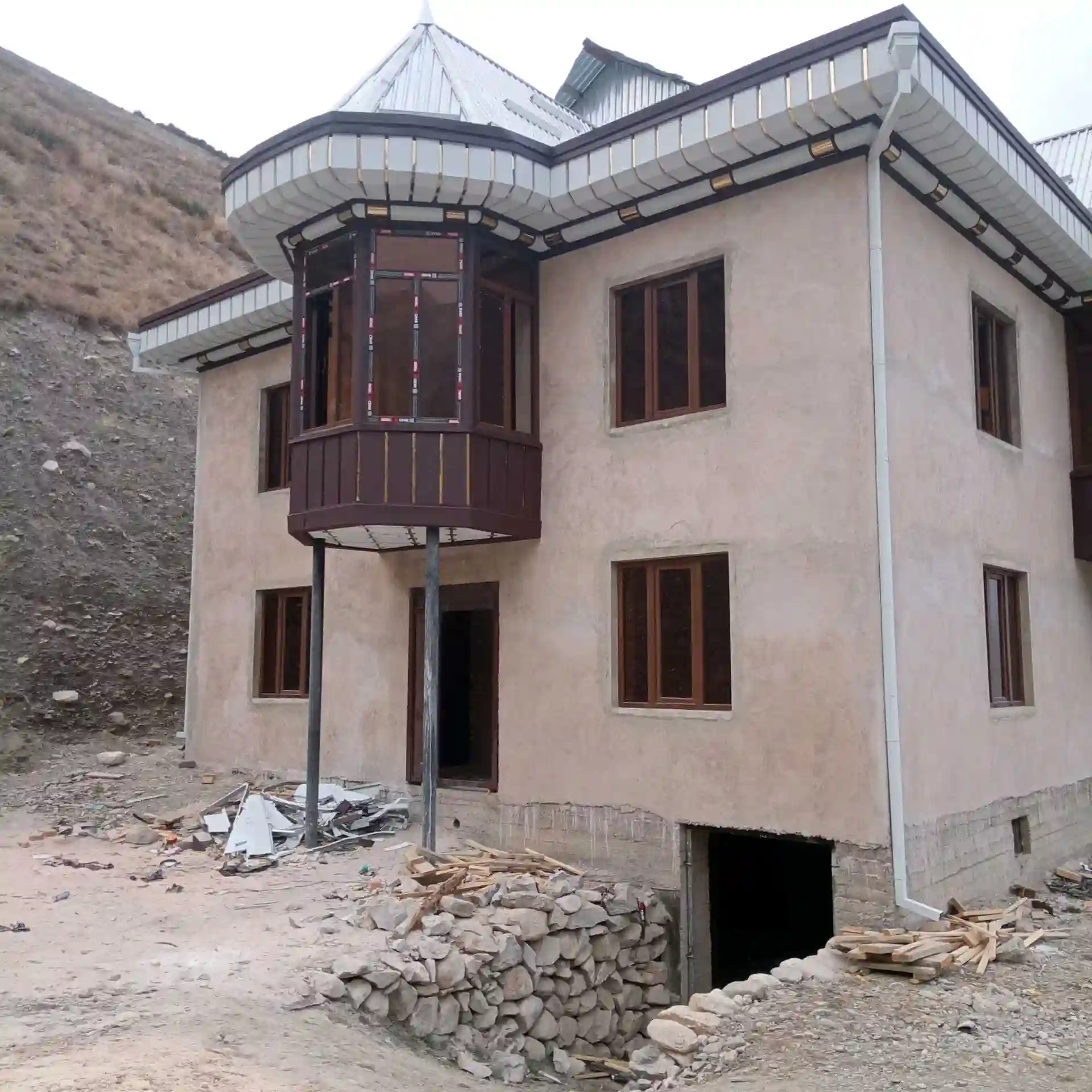 усто Шерали