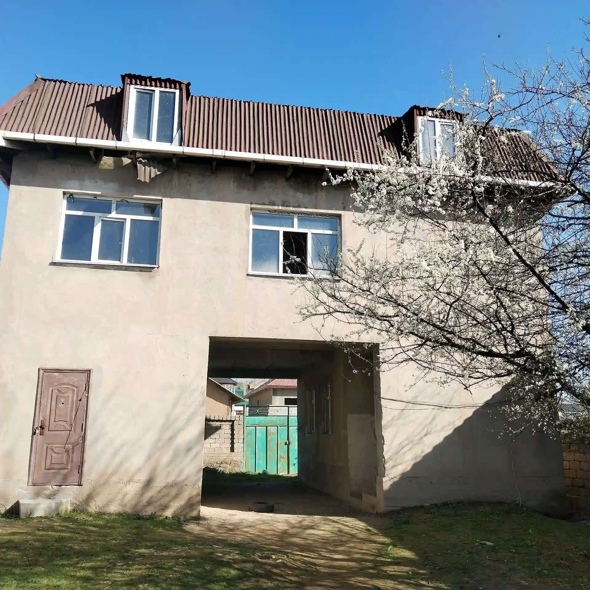 2 этажный, 7-комн. дом, 280 м², 700 соток, шохмансур