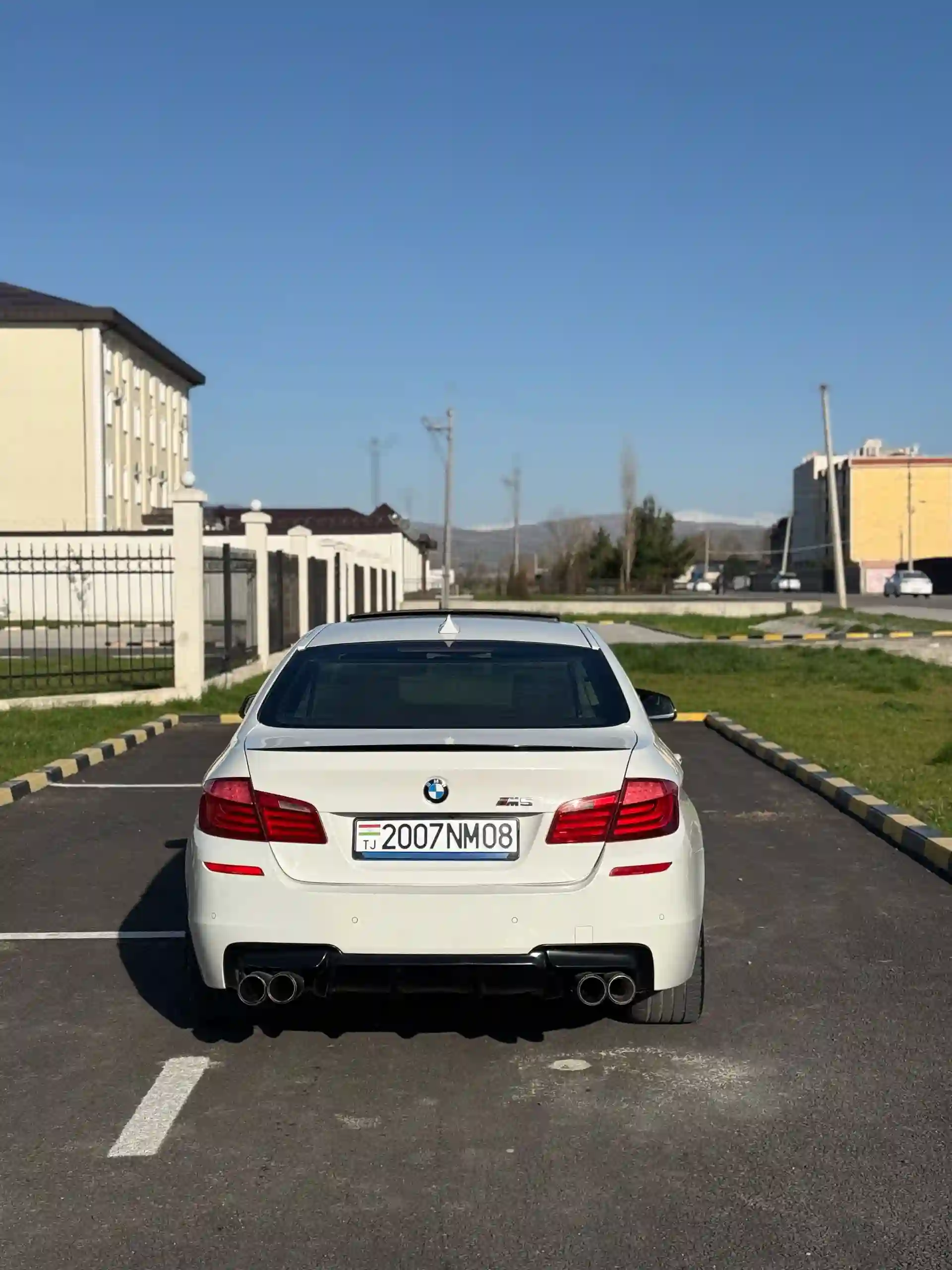 BMW 5 series 2011