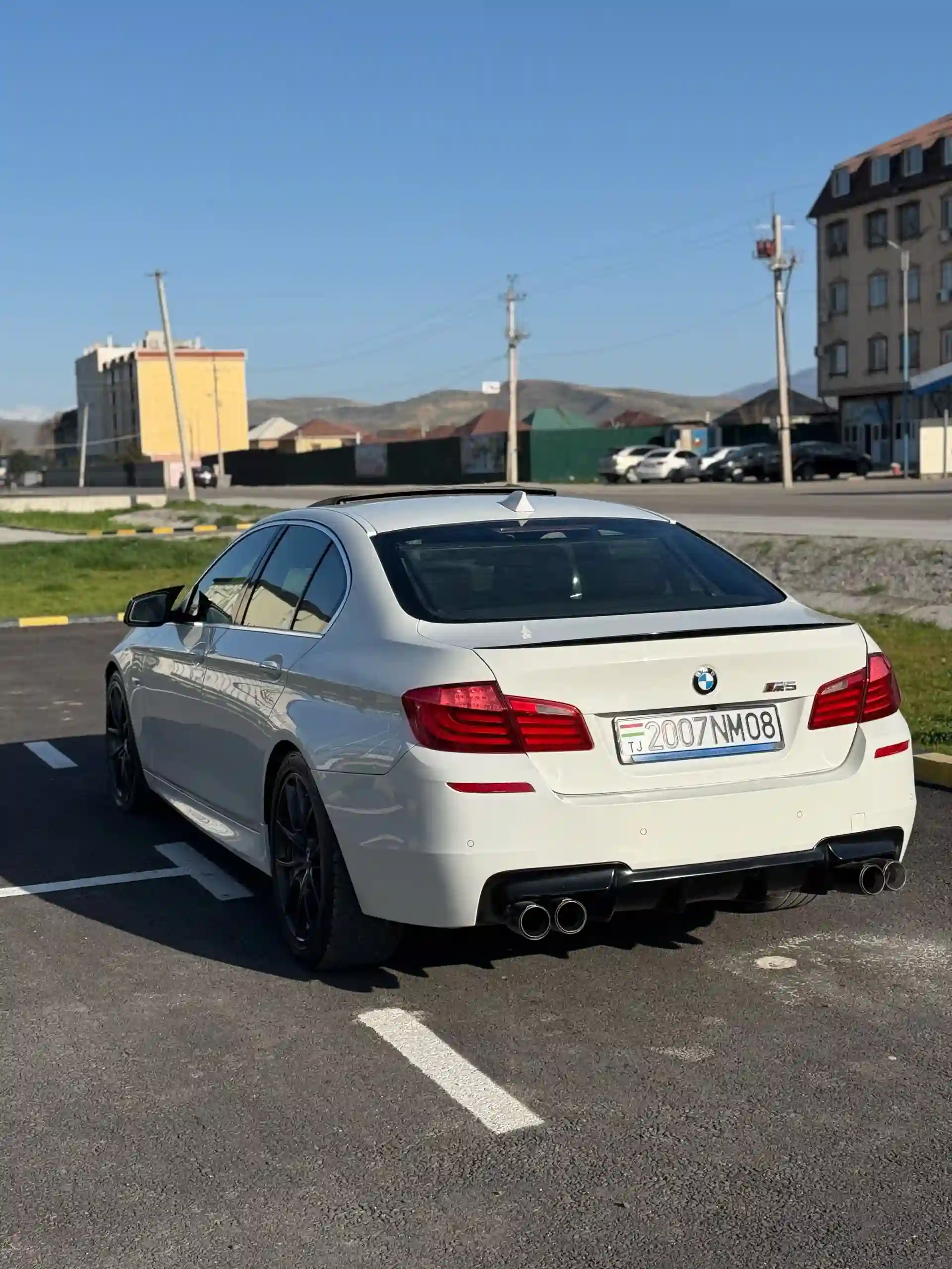BMW 5 series 2011