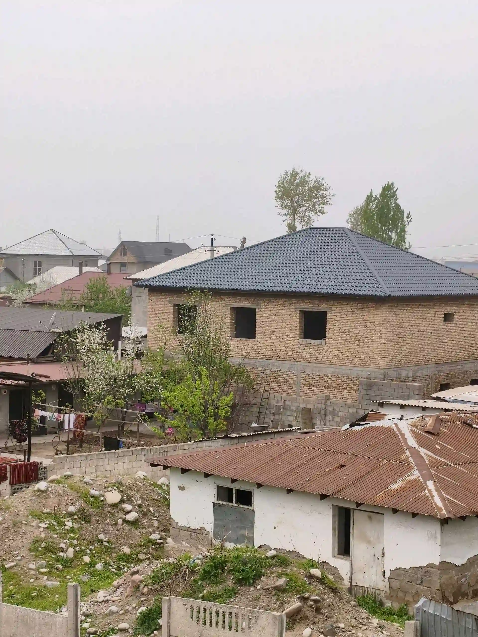 2 этажный, 8-комн. дом, 300 м², 800 соток, цетрый Вахдат