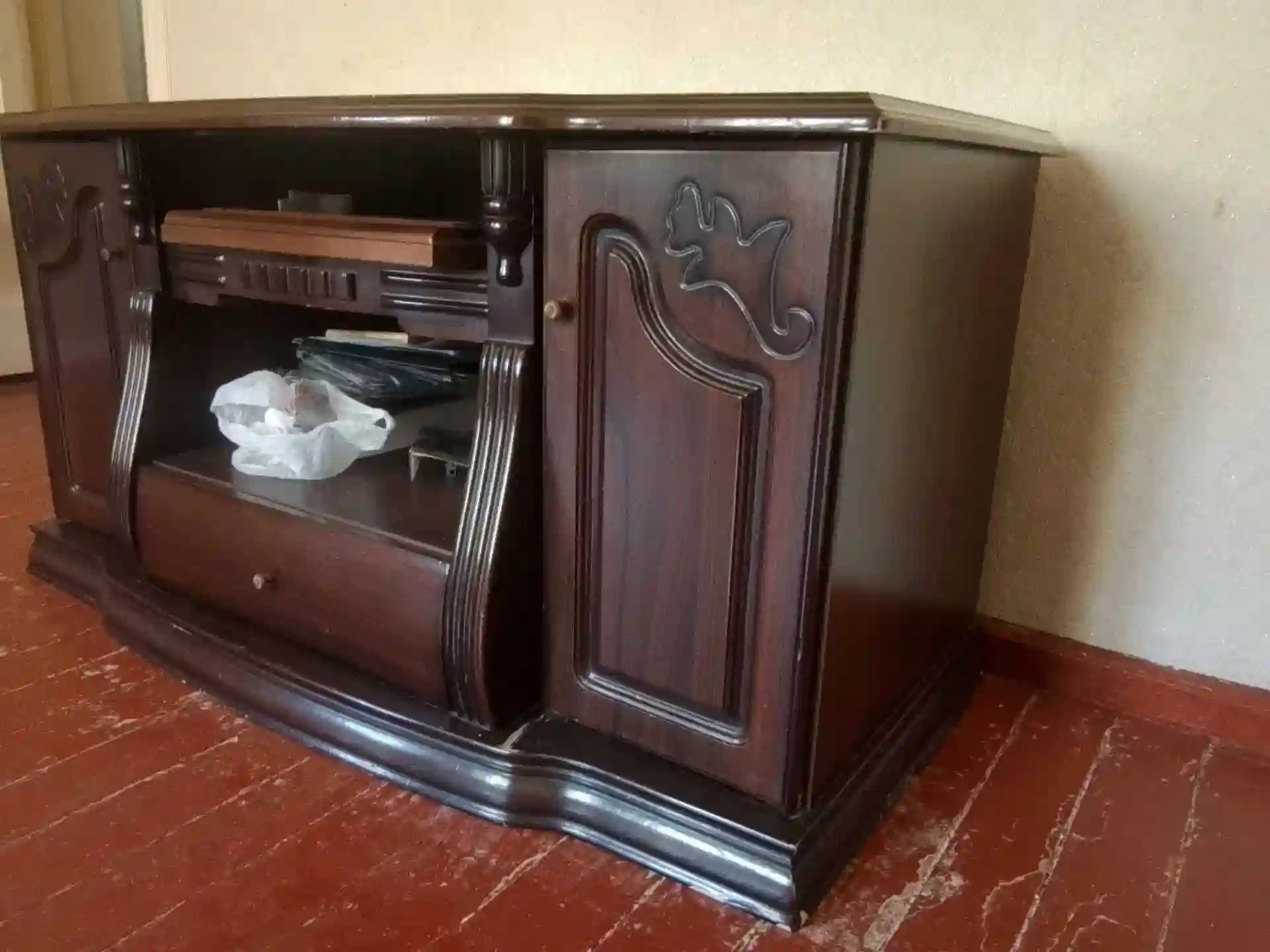 Стенди телевизор