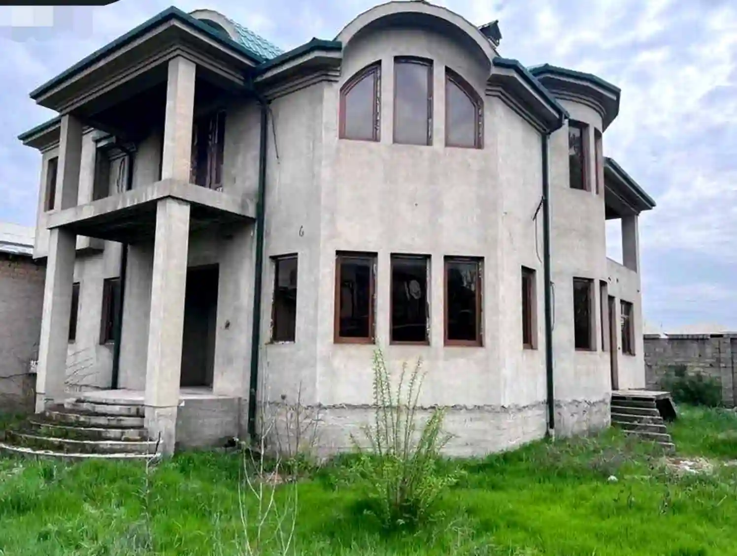 2 этажный, 8-комн. дом, 3002 м², 10 соток, Фирдавси