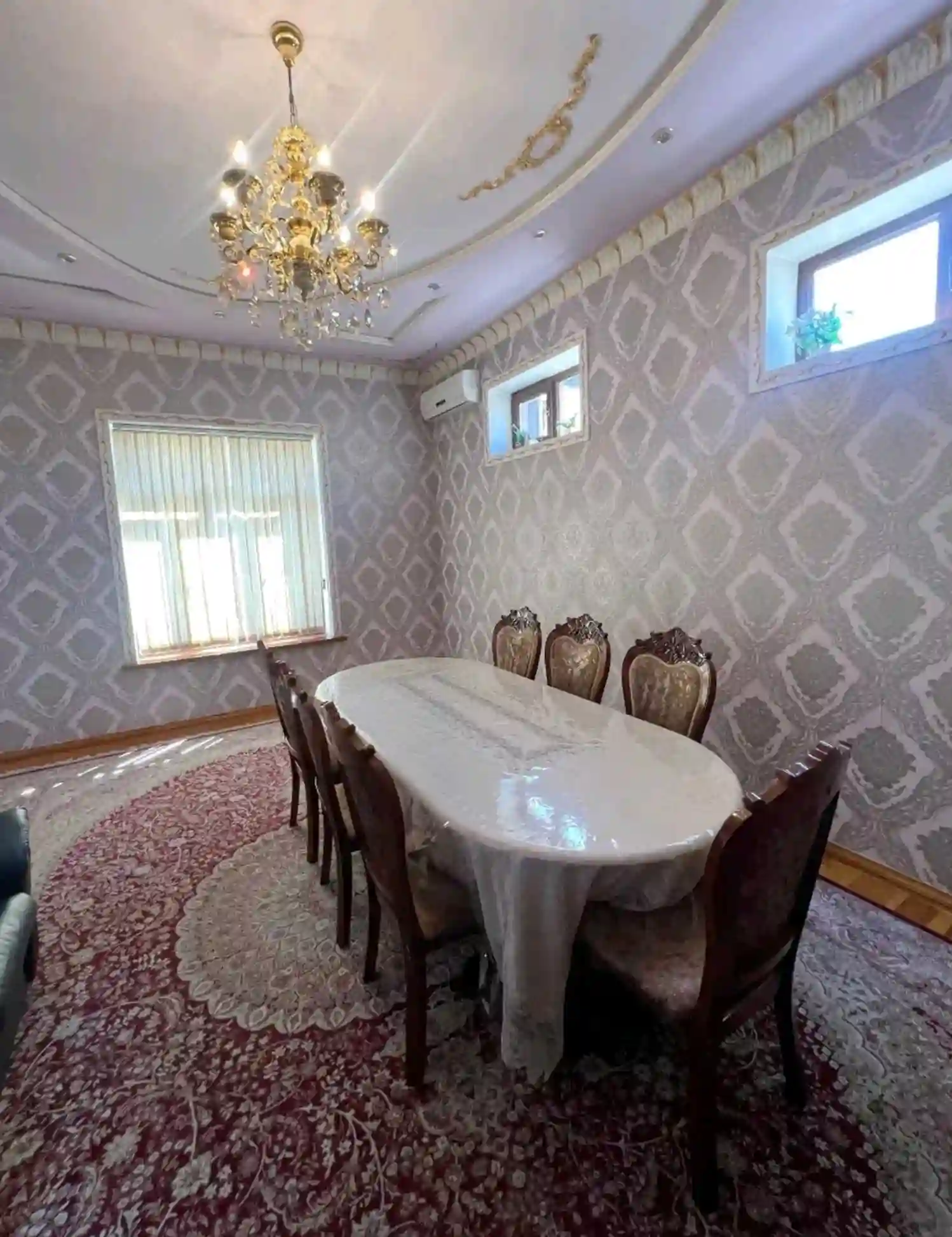 3 этажный, 8-комн. дом, 9242 м², 5 соток, Сино